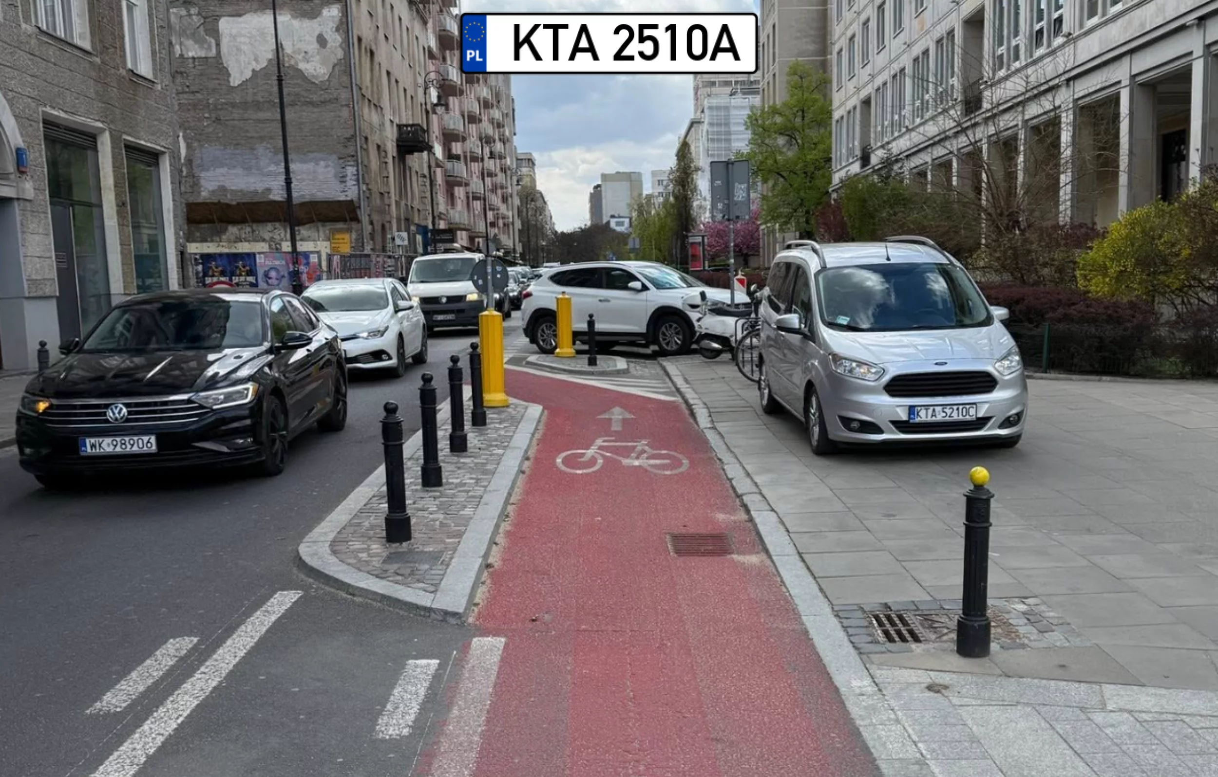 Myśli że jak rower stoją to on też może