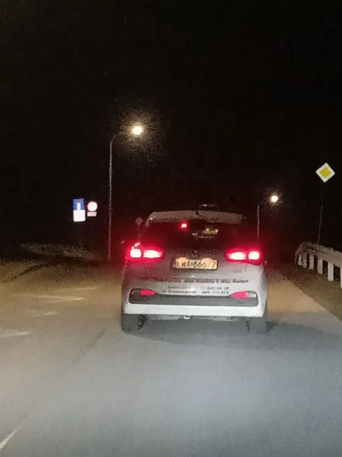 Do dupy se tego pęta wsadź a nie rzucasz w inne auta