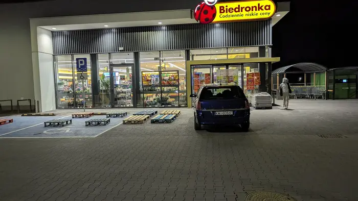 do środka trzeba było wjechać najlepiej