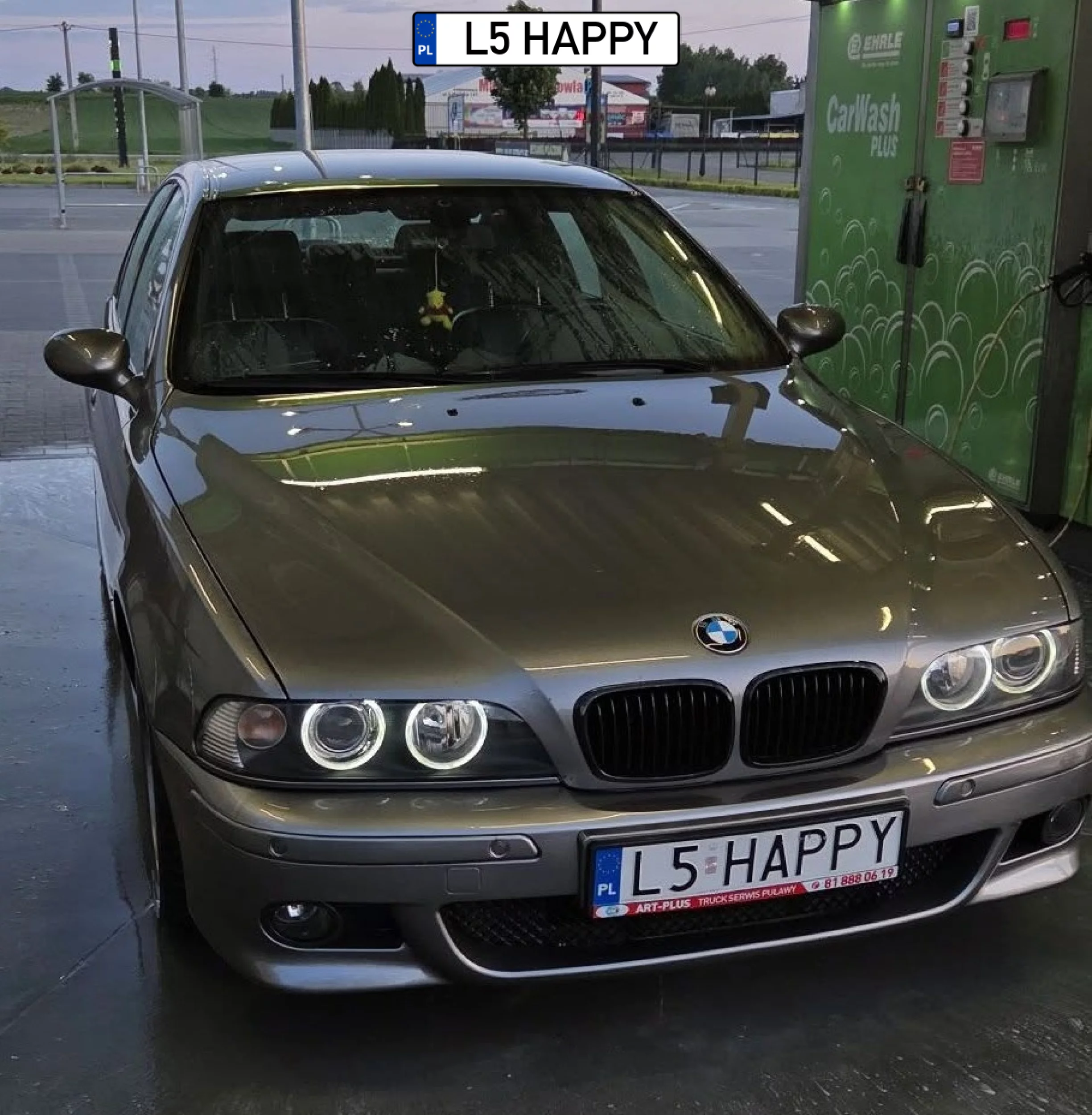 Przynajmniej jeden szczęśliwy