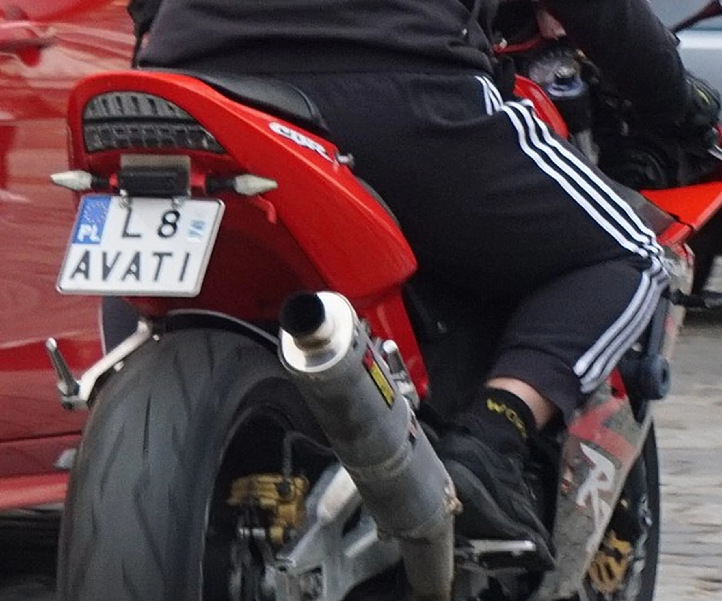 Fajny numer, blacha L8 AVATI