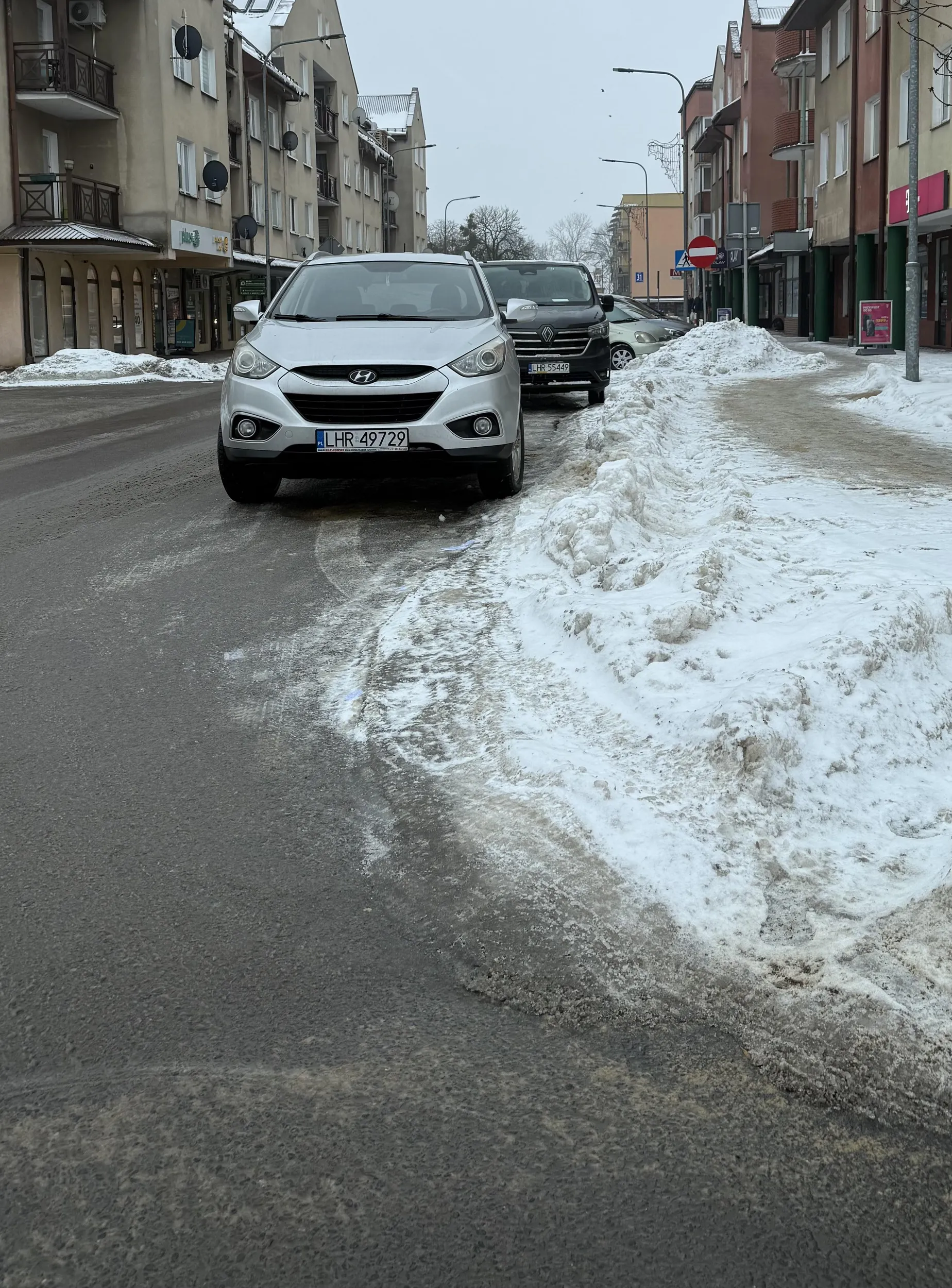 A co tam na skrzyżowaniu też się da zaparkować i nie ważne, że zagraża to bezpieczeństwu innych.