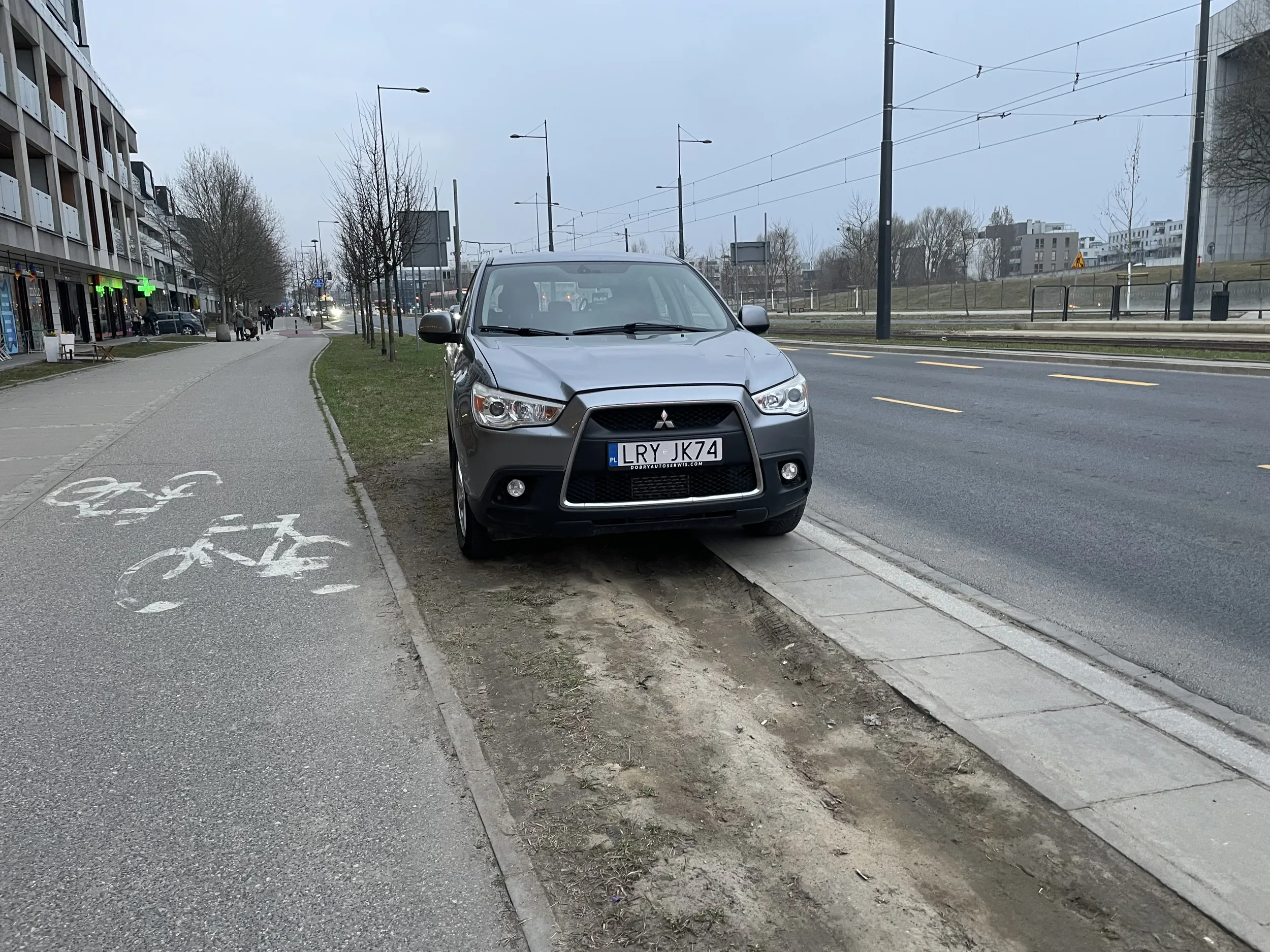 Jeszcze trochę wytrzymamy, ale za jakichś czas będziemy takie samochody po prostu… oznaczali.