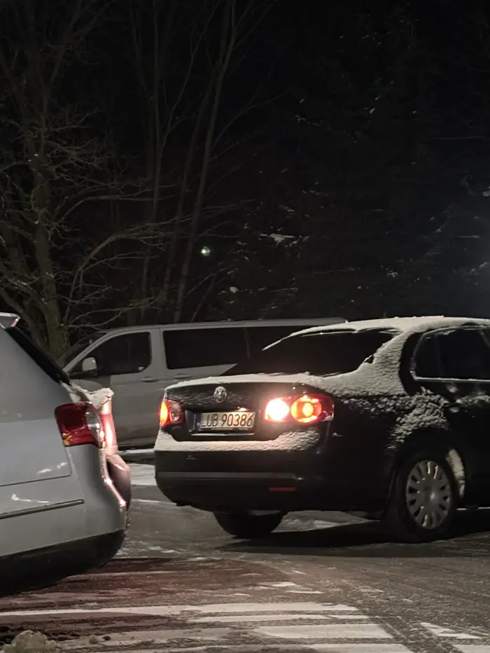 Naucz się wyjeżdżać z parkingu nie przesuwając innych samochodów (przesunąłeś opla pod biedronką w Zwierzyńcu dwa razy)