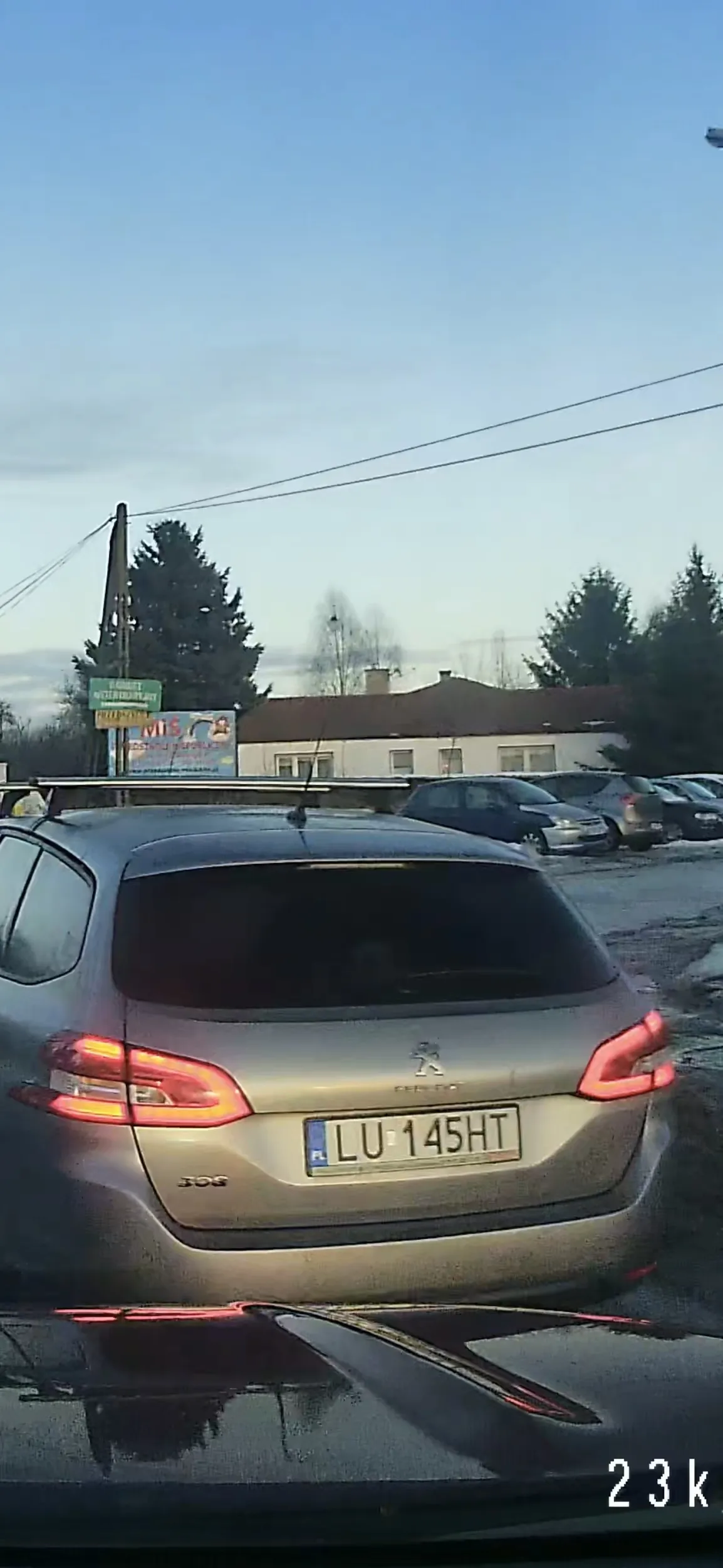 Jazda na wprost z pasa do jazdy w lewo, na siłę wciska się, nie zwracając uwagę że może doprowadzić do kolizji, na zwrócenie uwagi stwierdził, że mu się spieszy... zero przepraszam itp.