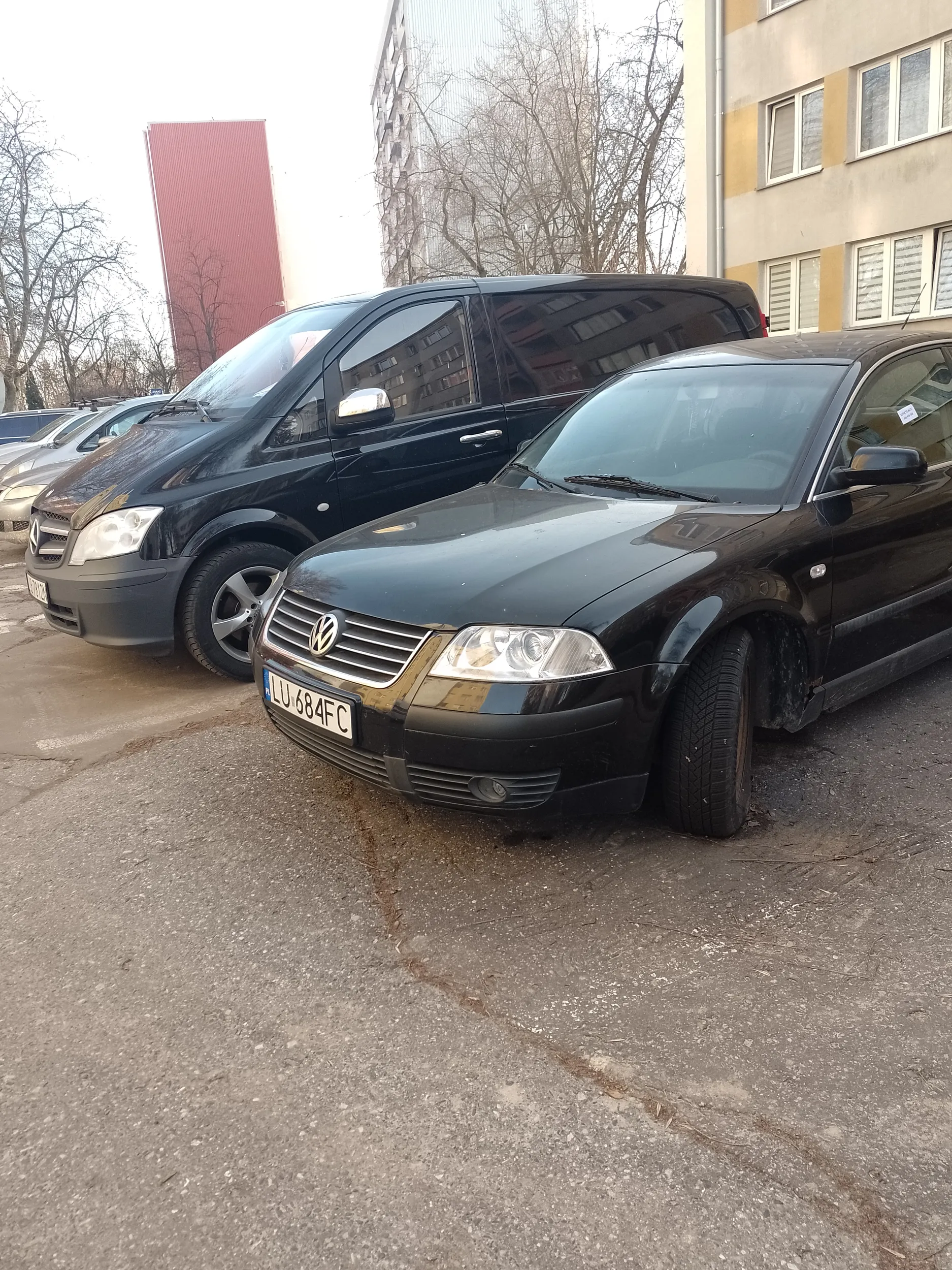 Na ulicy Okrzei w Lublinie on jest do kupienia Volkswagen Passat B4