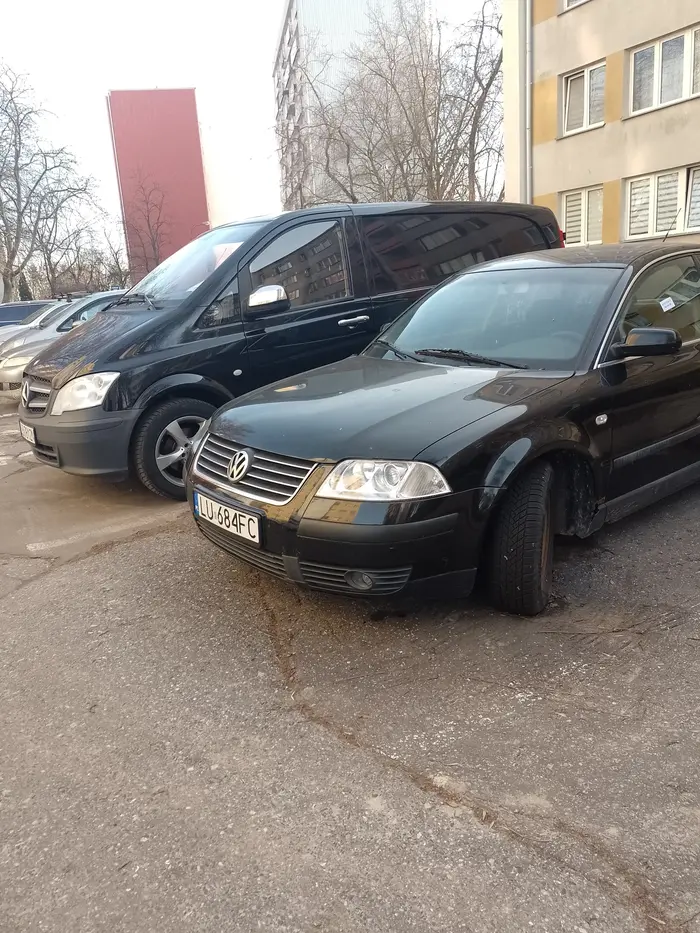 Na ulicy Okrzei w Lublinie on jest do kupienia Volkswagen Passat B4