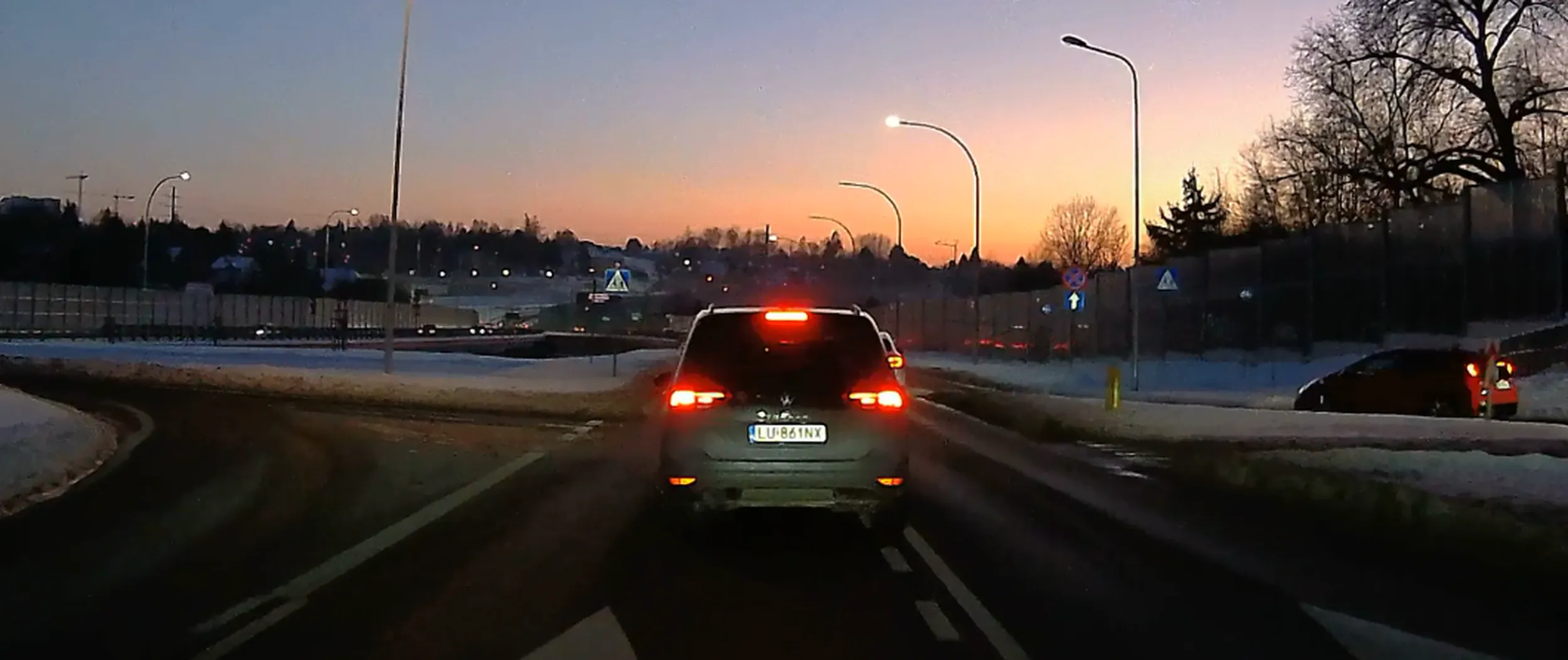 Uważajcie. Jakiś zjeb który szeryfuje i hamuje bez powodu!!!!