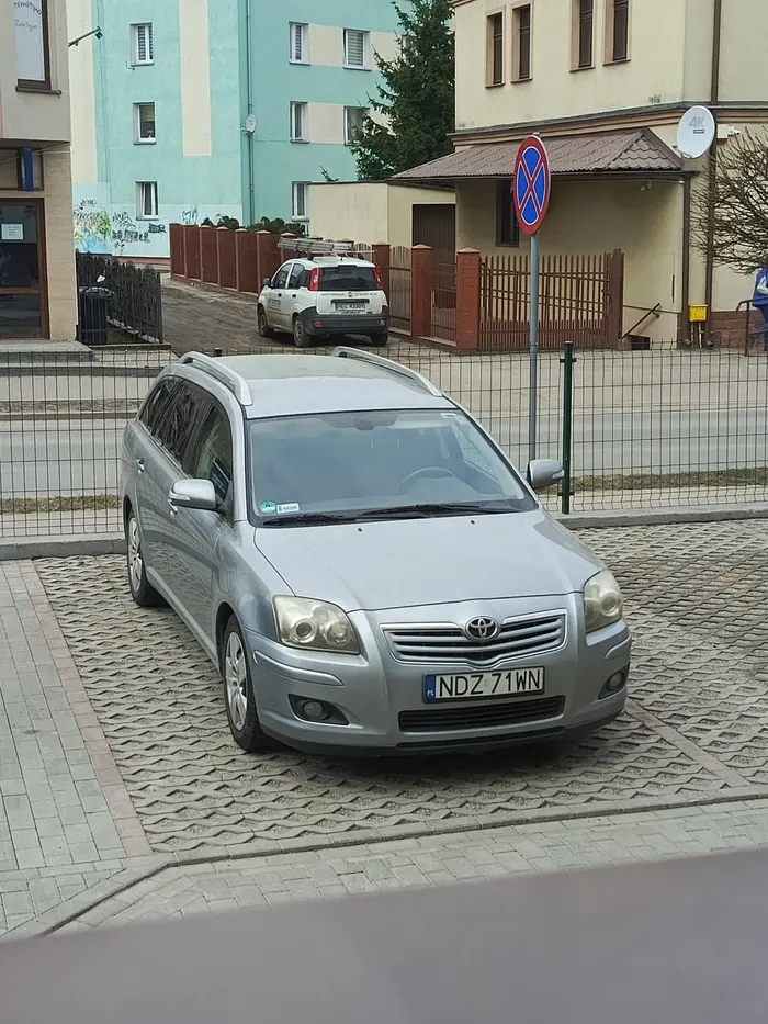 kierowca prawie mnie przejechal na pasach jadąc do szkoly nie pozdrawiam czerwonego kapturka