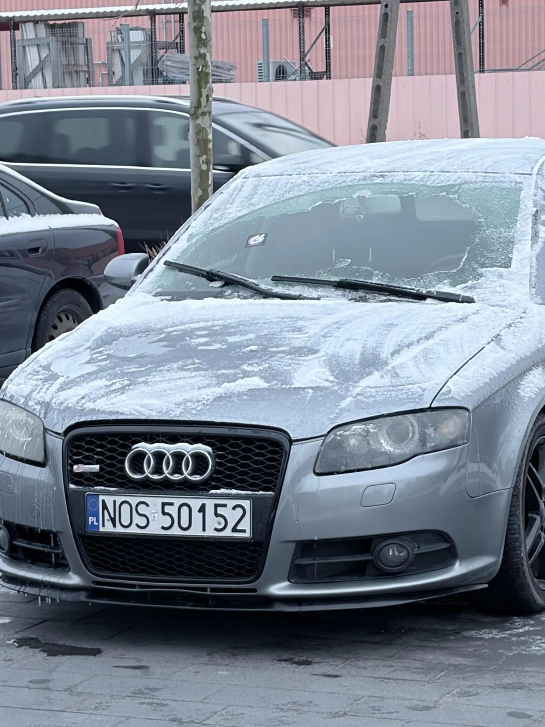 Król parkingu musi zająć dwa miejsca