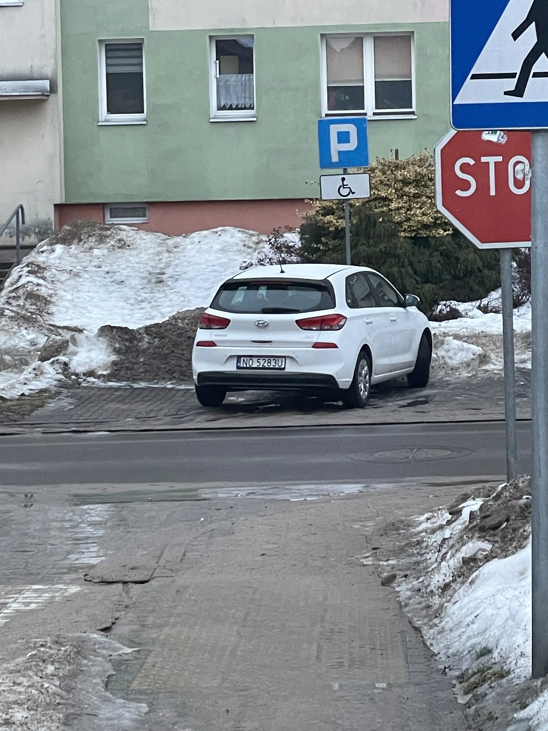 3 miejsca parkingowe stały się jednym