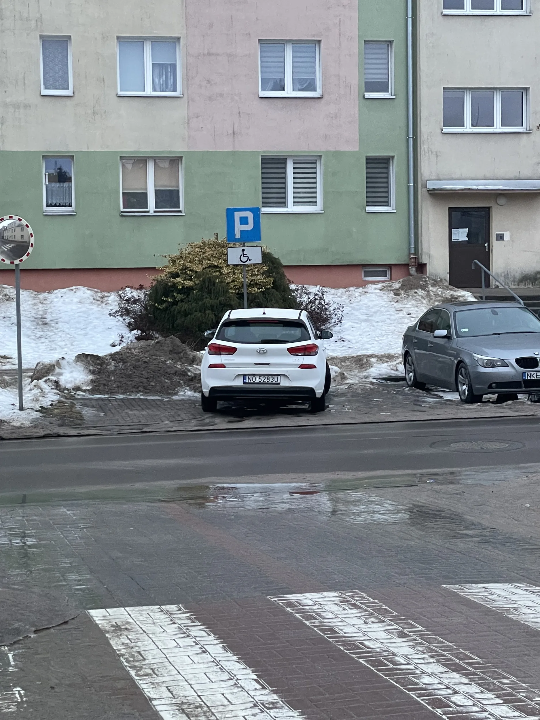 3 miejsca parkingowe stały się jednym