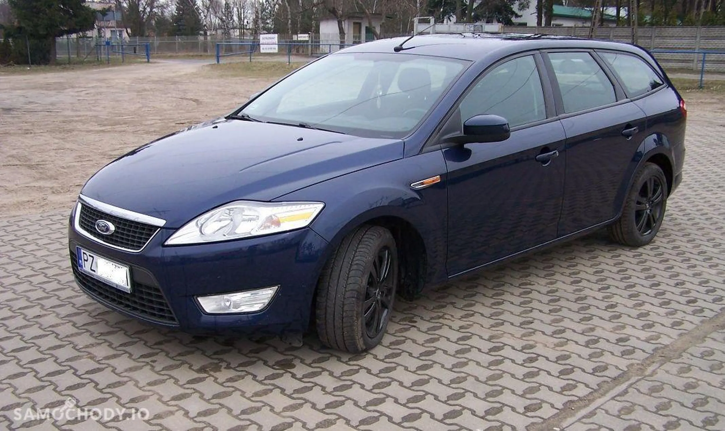 Ford Mondeo wyszło taniej w kolorze granatowym.