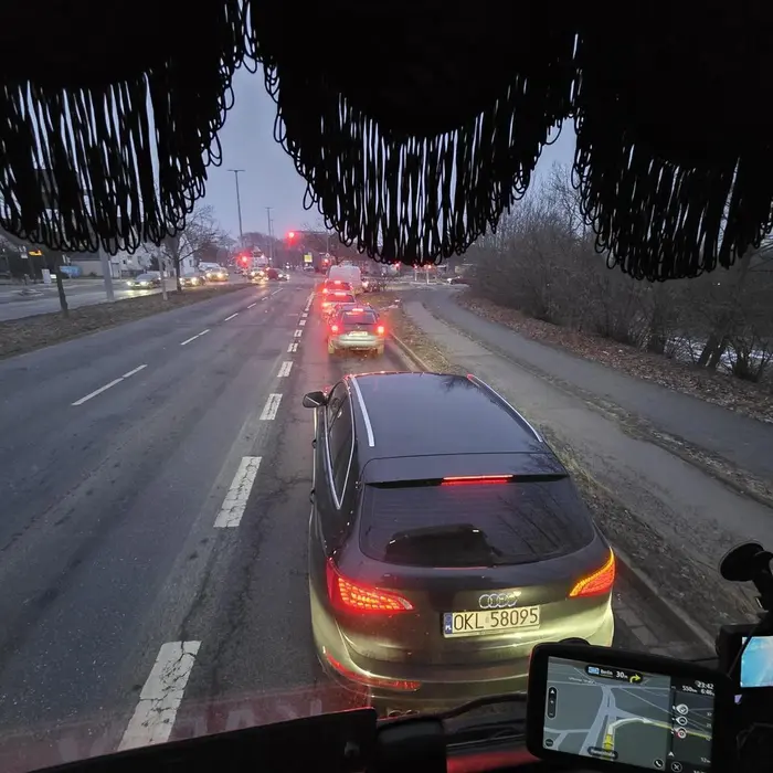 Pozdrawiam pasażera,  oby Ci ten paluszek środkowy utknął w dupie kolegi