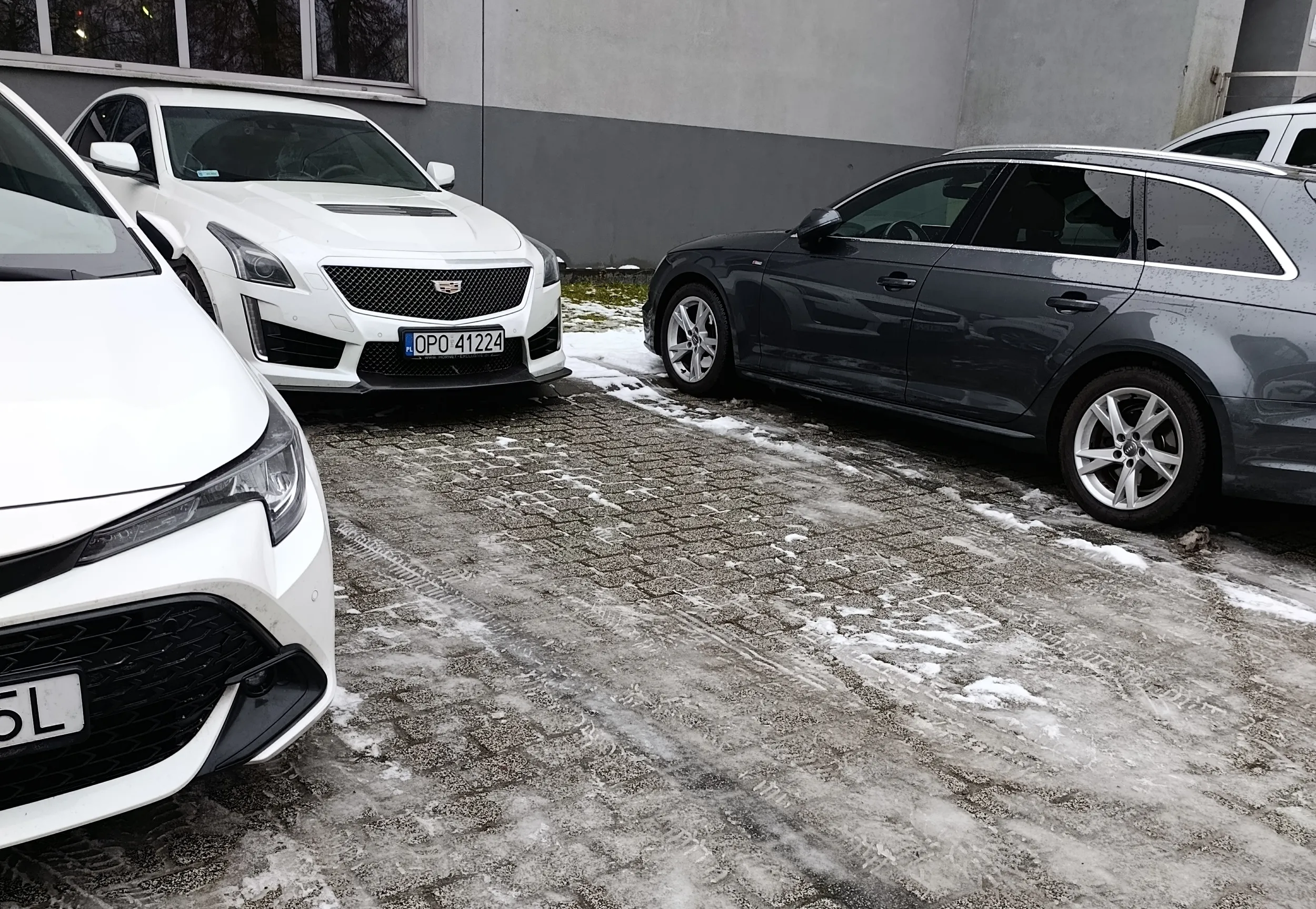 Gratuluje! Nie można się zachować jak auta obok tylko być lepszy i tak zaparkować