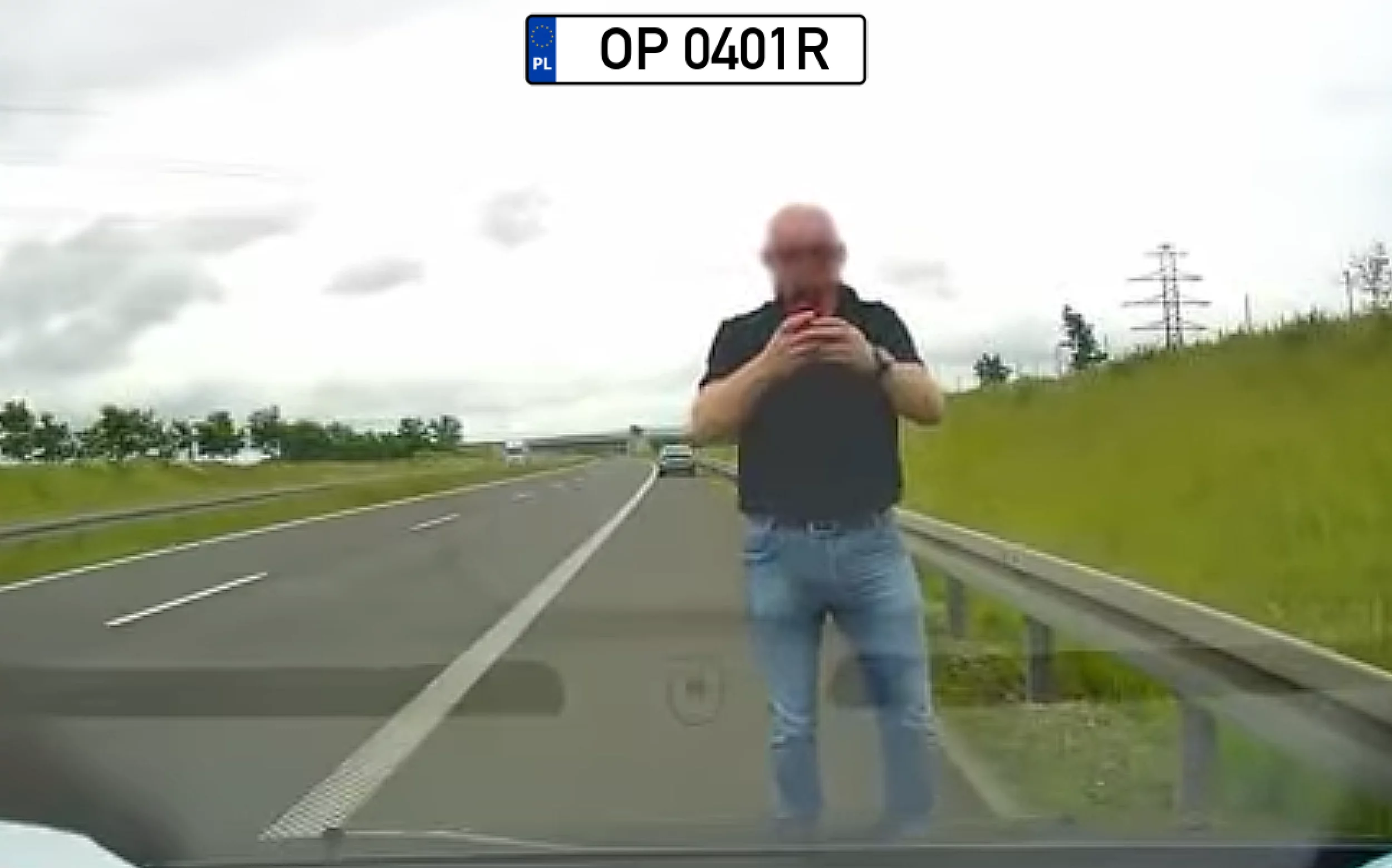 Zajeżdż drogę, hamuje i jeszcze robi zdjęcia