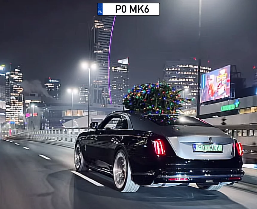 Mikołaj jedździ Rolls-Royce Spectre