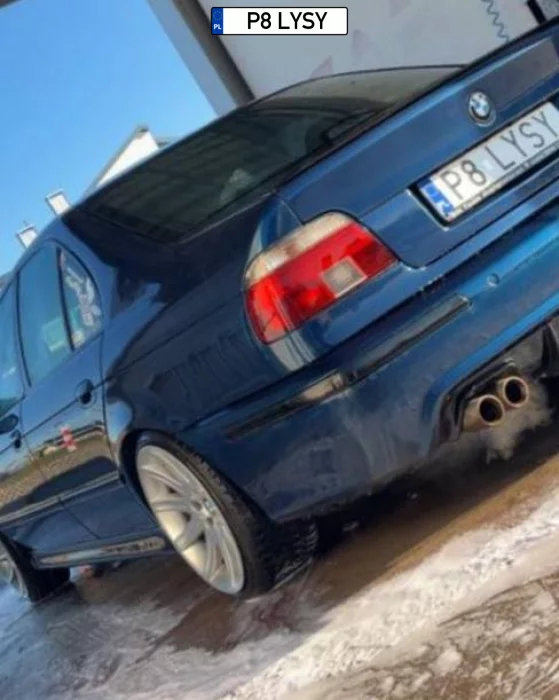 Widać od razy że łysy