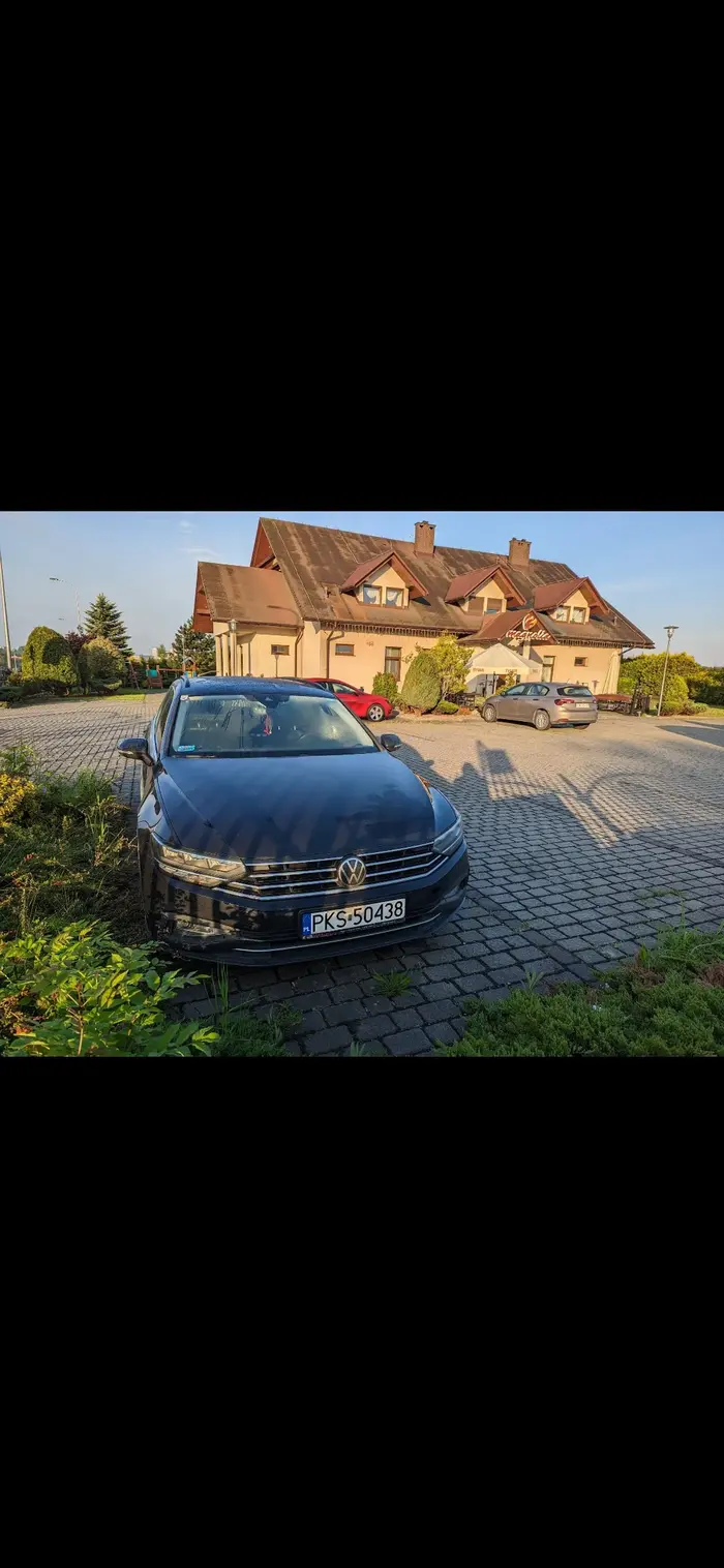 Facet jeździł w delegację gdzie puka obce baby. Robi to za każdym razem