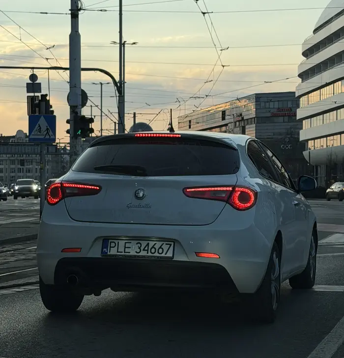 Przez swojej kompleksy ciągle musi udowadniać na drodze, że ma małego siura, Wrocław nie pozdrawia