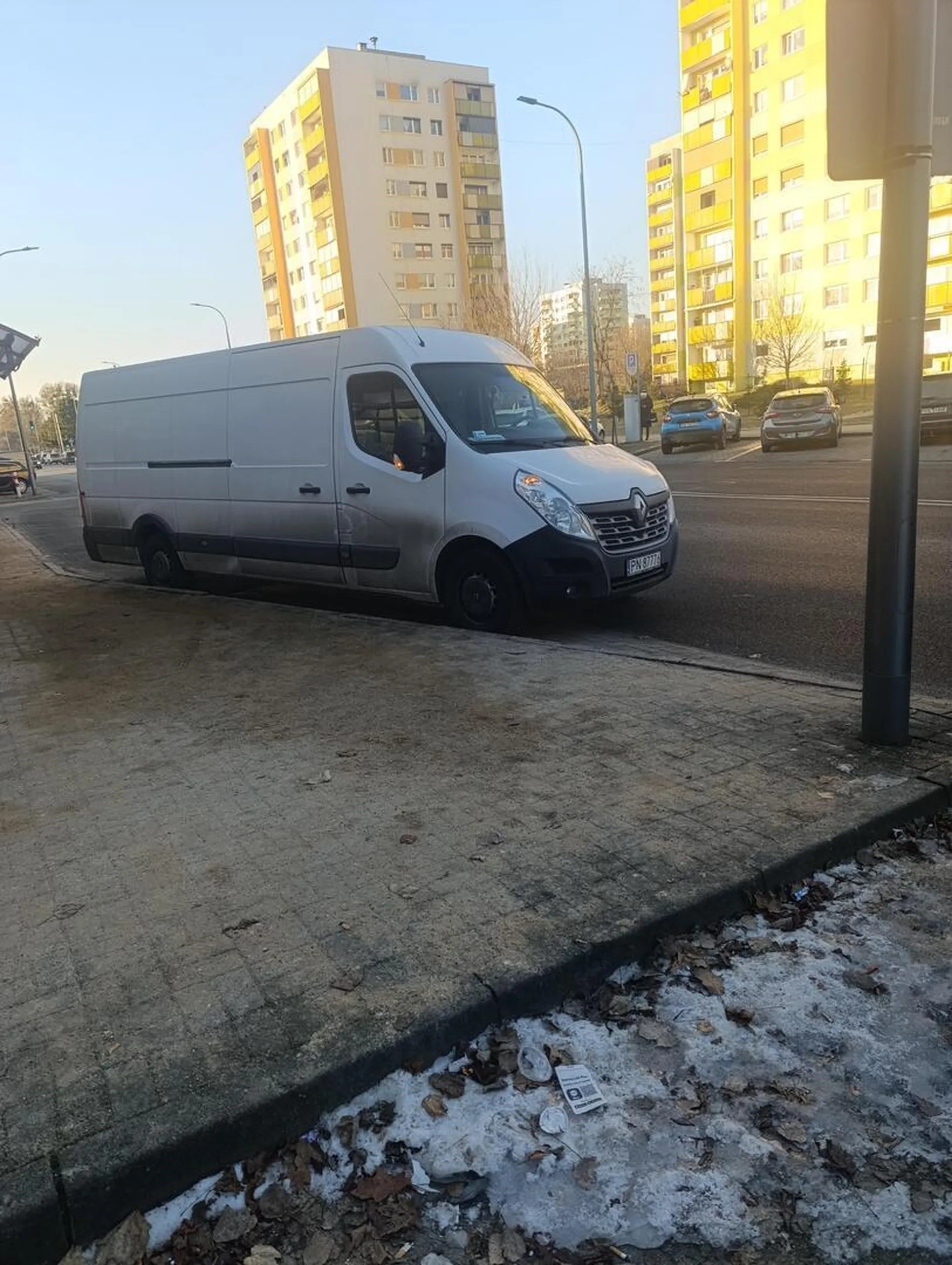 Ty jełopie nie umiesz parkować zjazd dla autobusów to nie parking