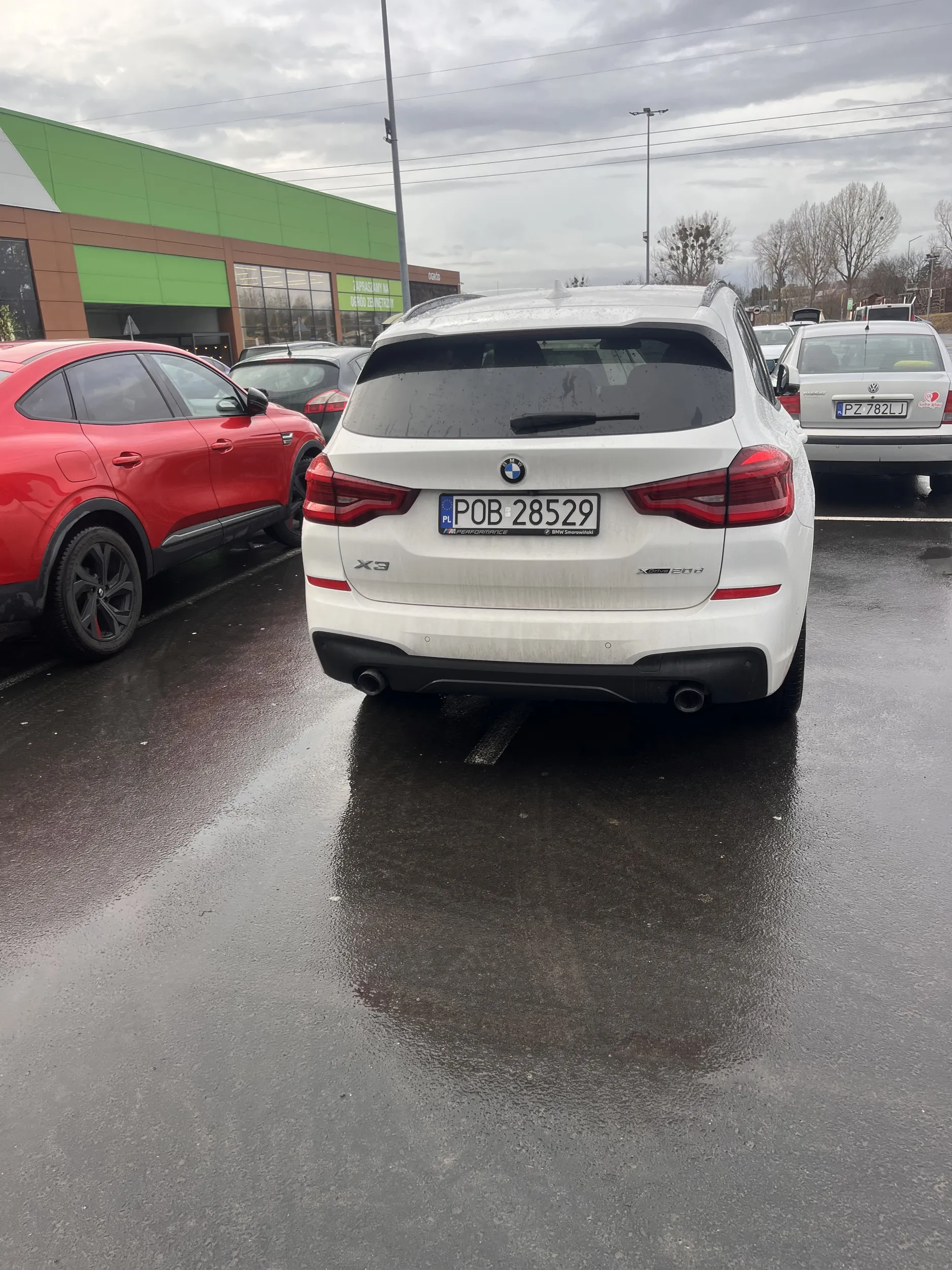 Linie jak widać bolą.