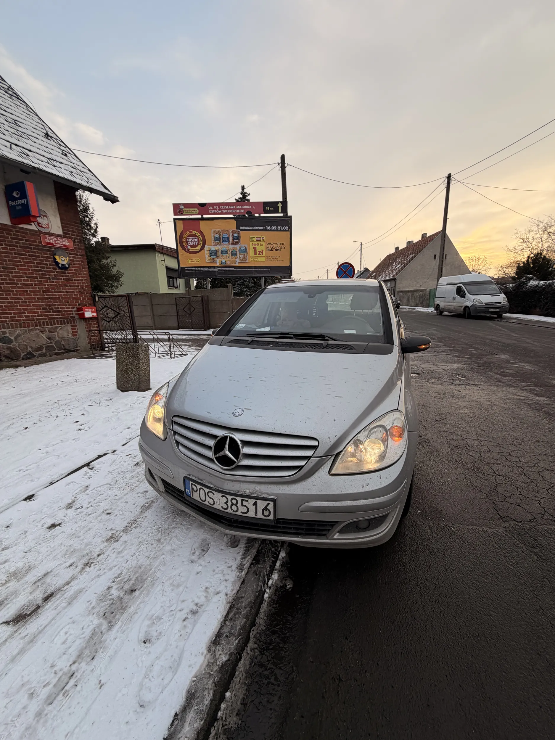 Pani nie potrafi jeździć staje na zakazie i stwarza niebezpieczeństwo w ruchu powietrznym