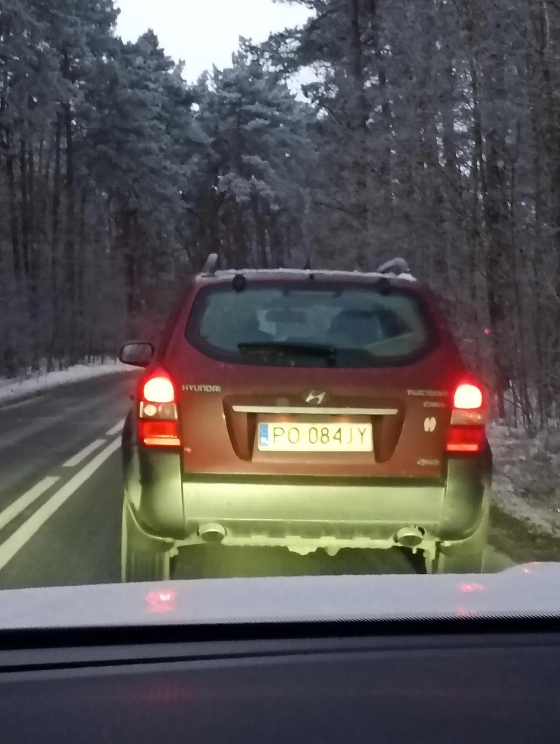 Naucz się używać kierunkowskazów.