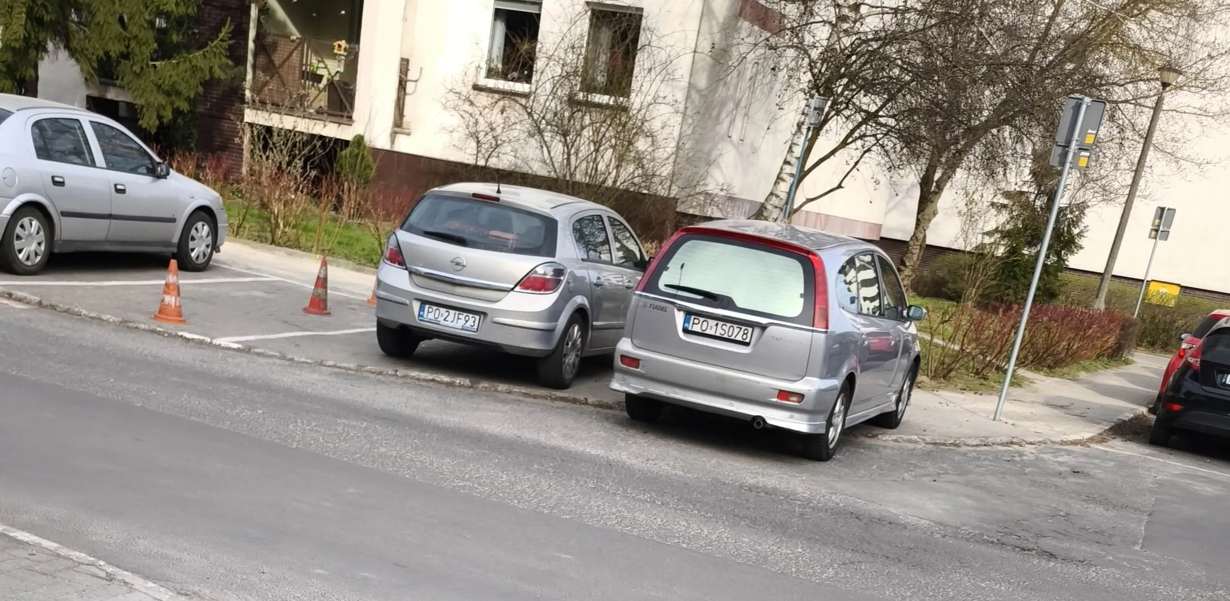 Parkowanie na skrzyzowaniu