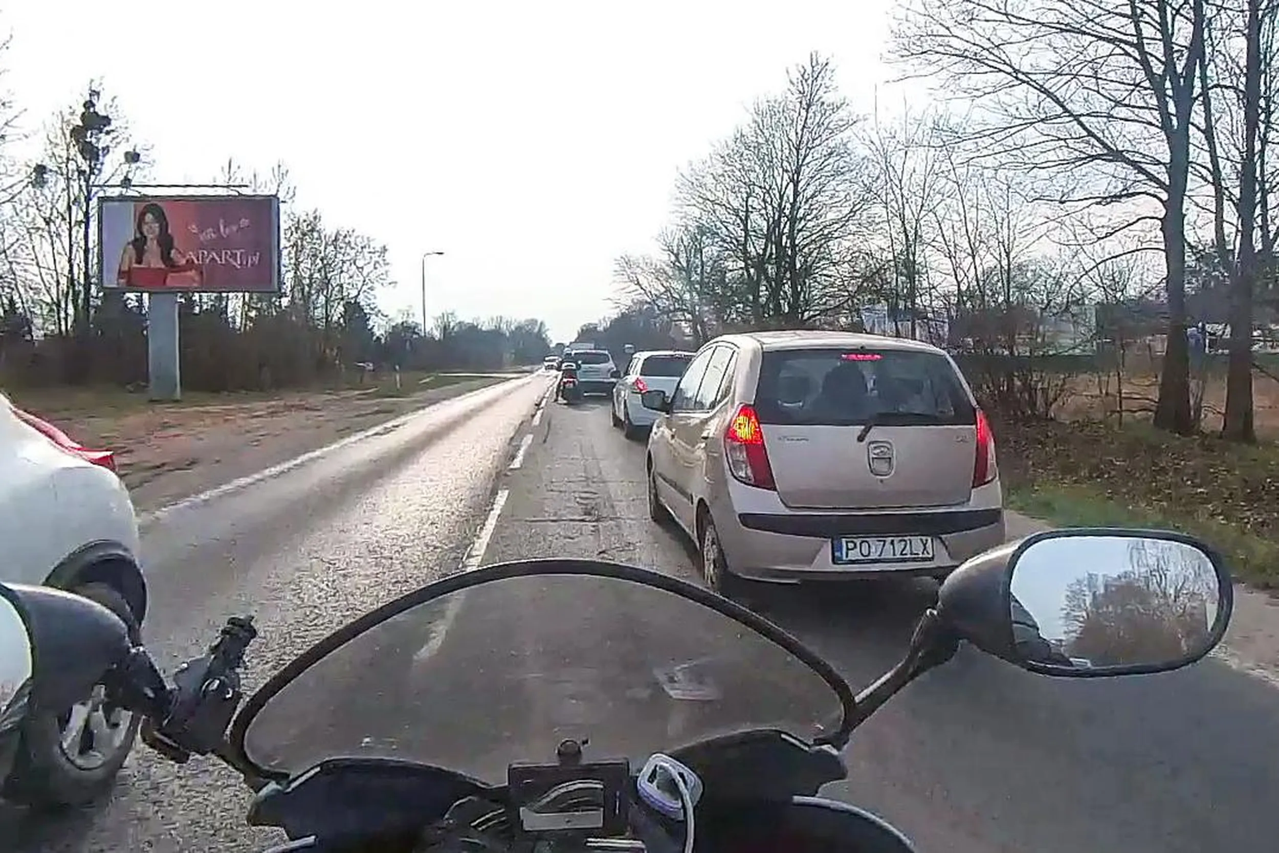 Uprzejmy kierowca względem motocyklistów - patrzy w lusterka, obserwuje drogę i robi miejsce, żeby się nam jechało sprawnie i bezpiecznie. Dziękuję i LwG!