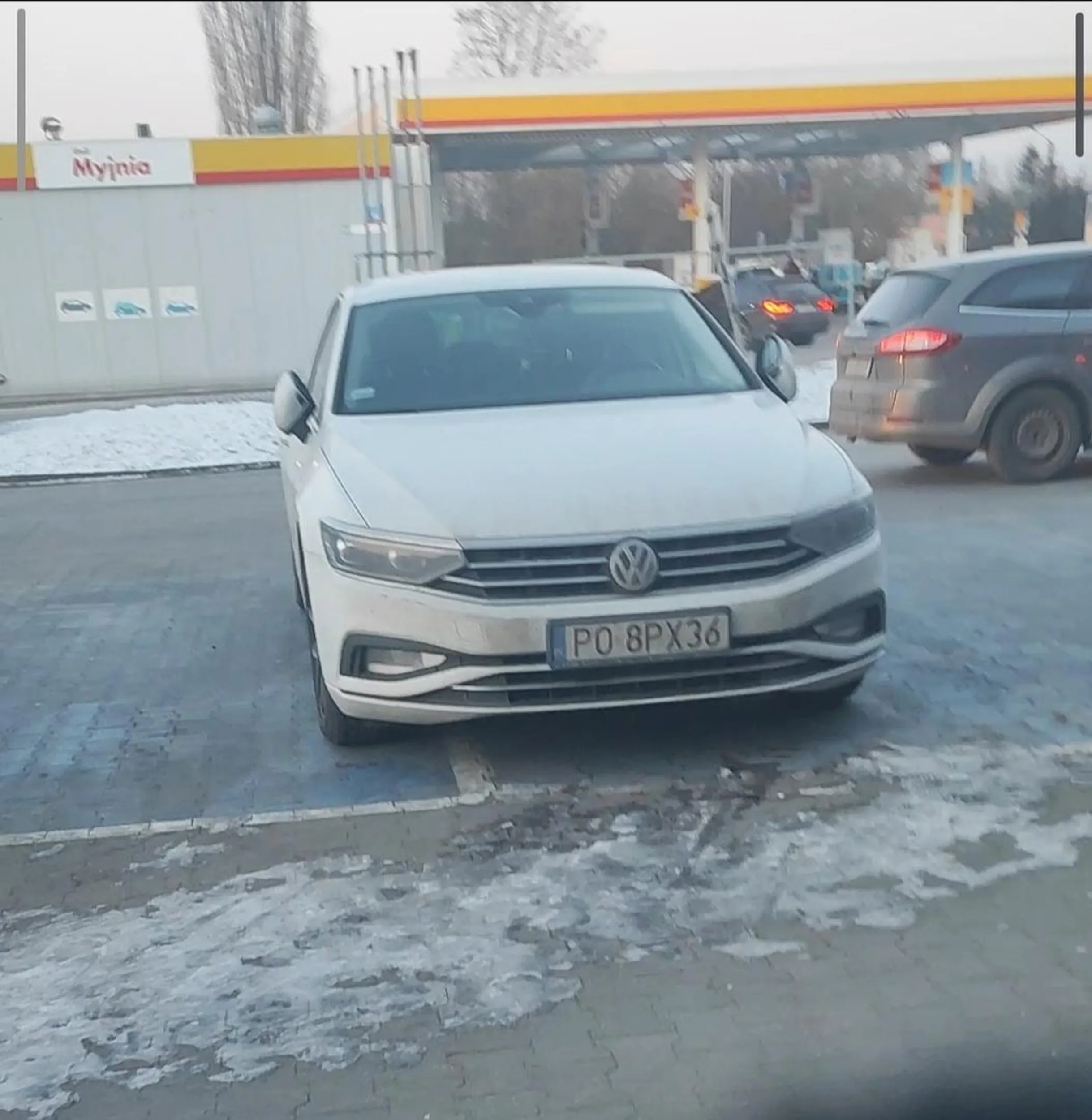 Parówa nie dosc ze miejsce dla niepelnosprawnych zabiera to dwa jednocześnie