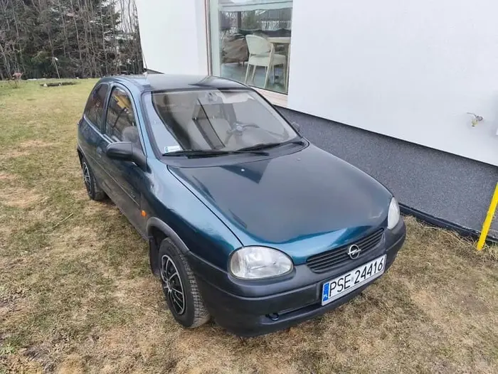 Fajnie się siedzi w tym bolidzie, muzyczka umc umc umc elegancko gra gitara