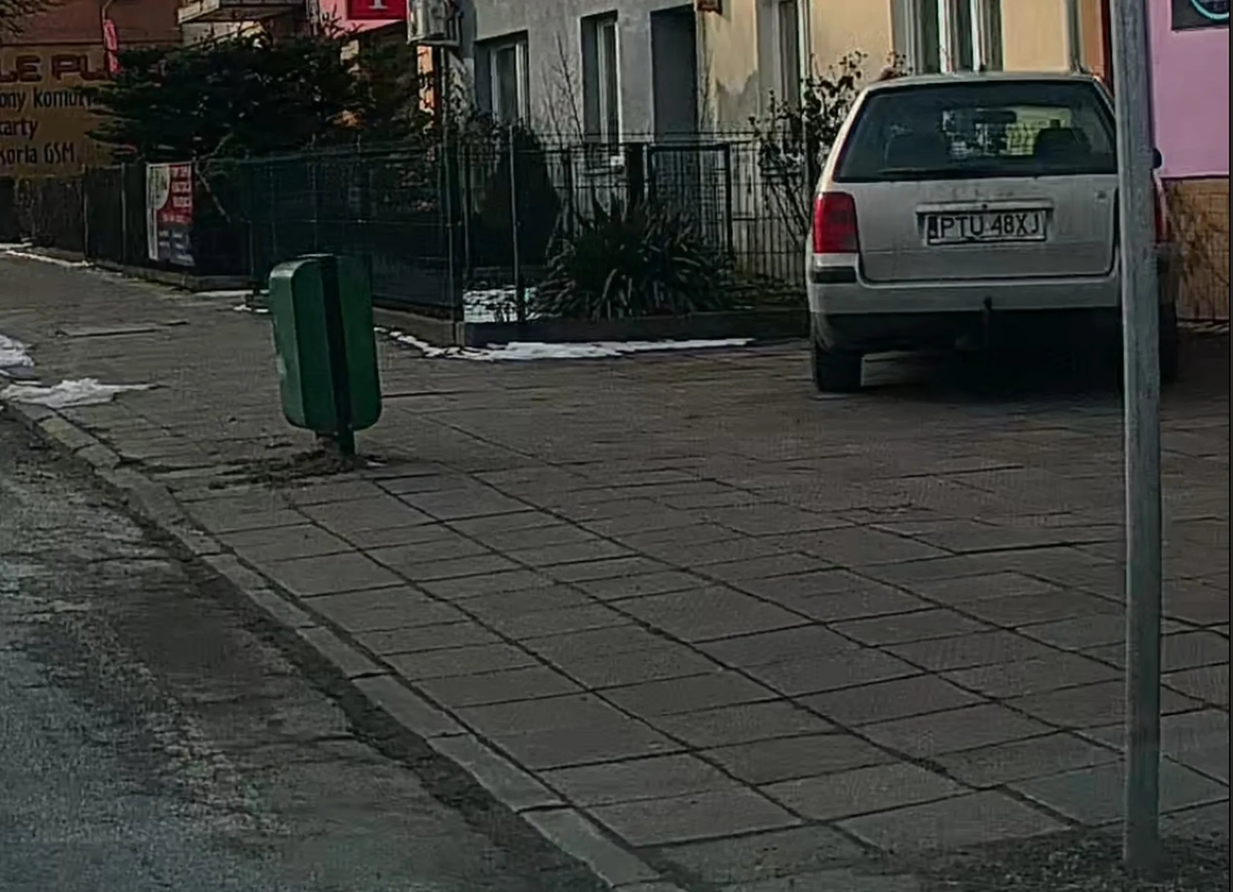 Albo wjechał po przejściu dla pieszych albo potrafi latać....