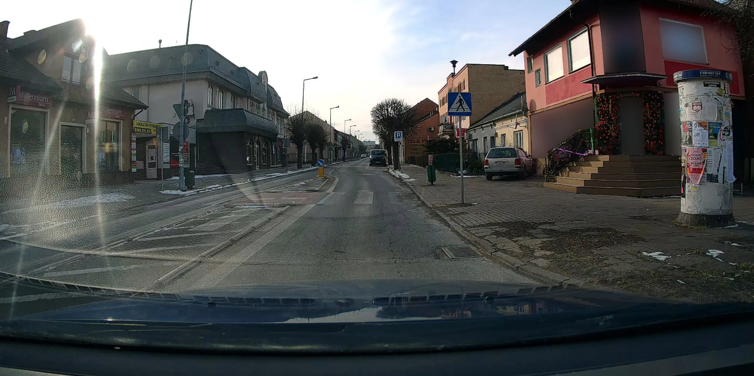 Albo wjechał po przejściu dla pieszych albo potrafi latać....