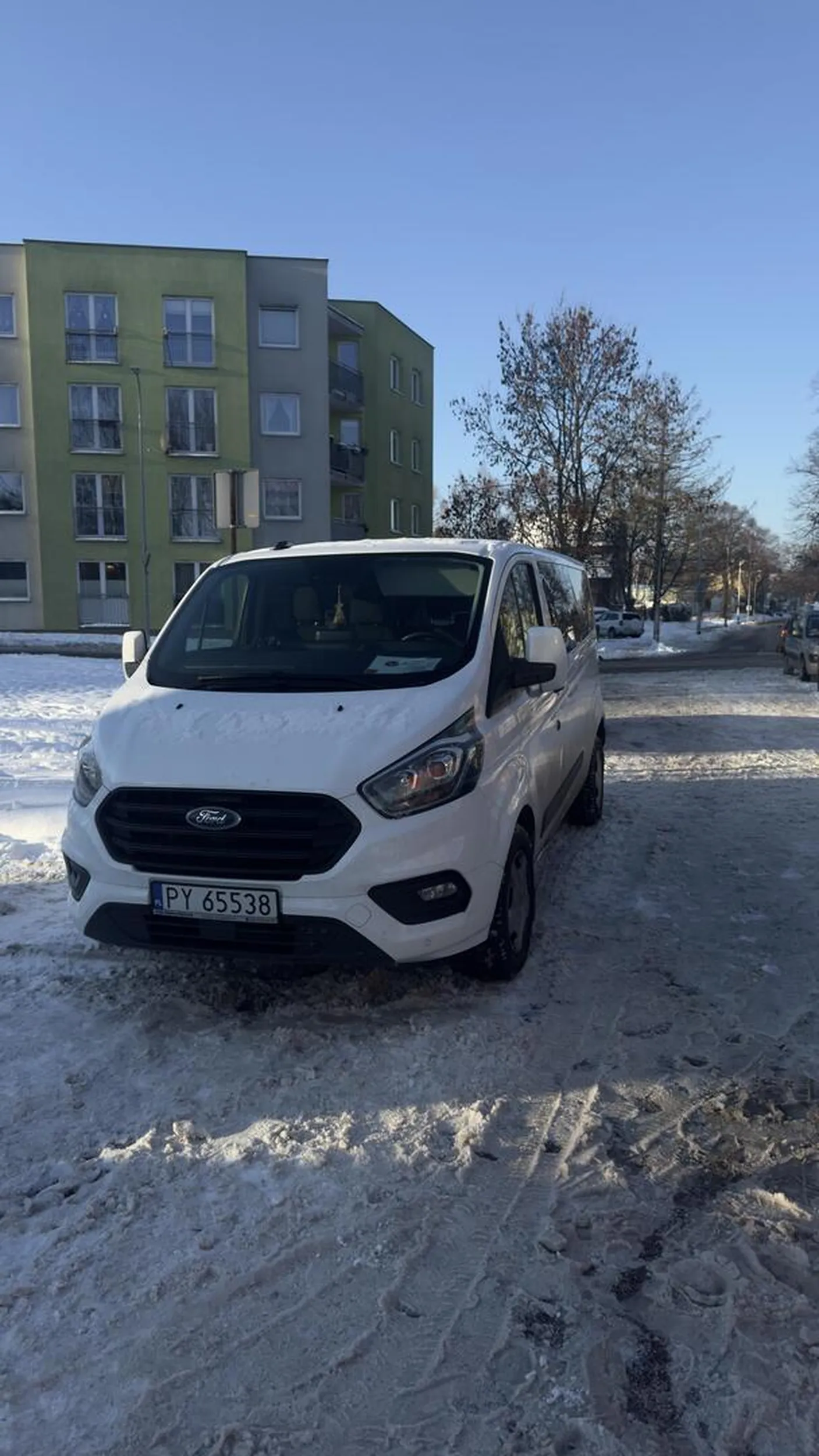 stanął na środku drogi pożarowej nie da się przejechać