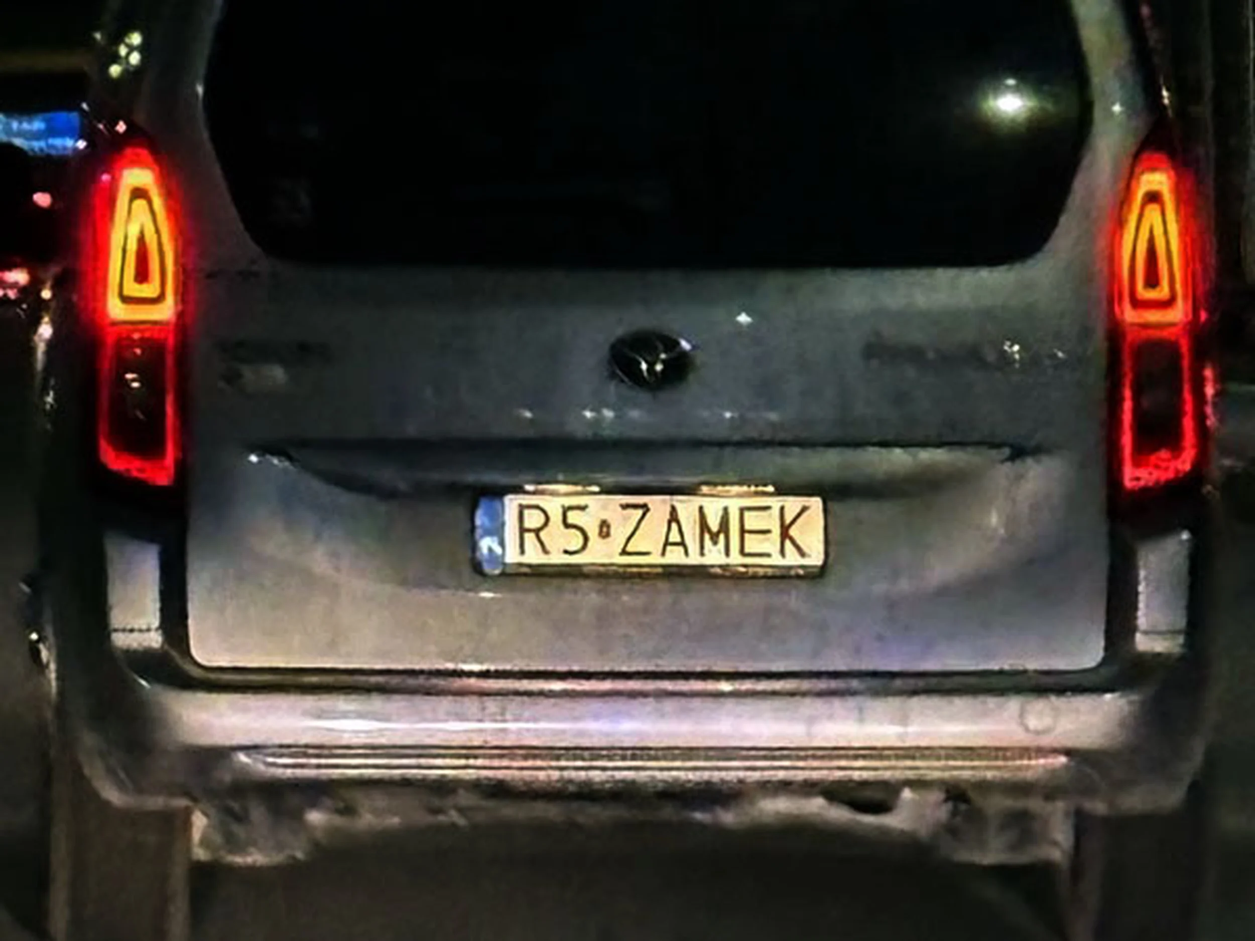 Fajny numer, blacha R5 ZAMEK