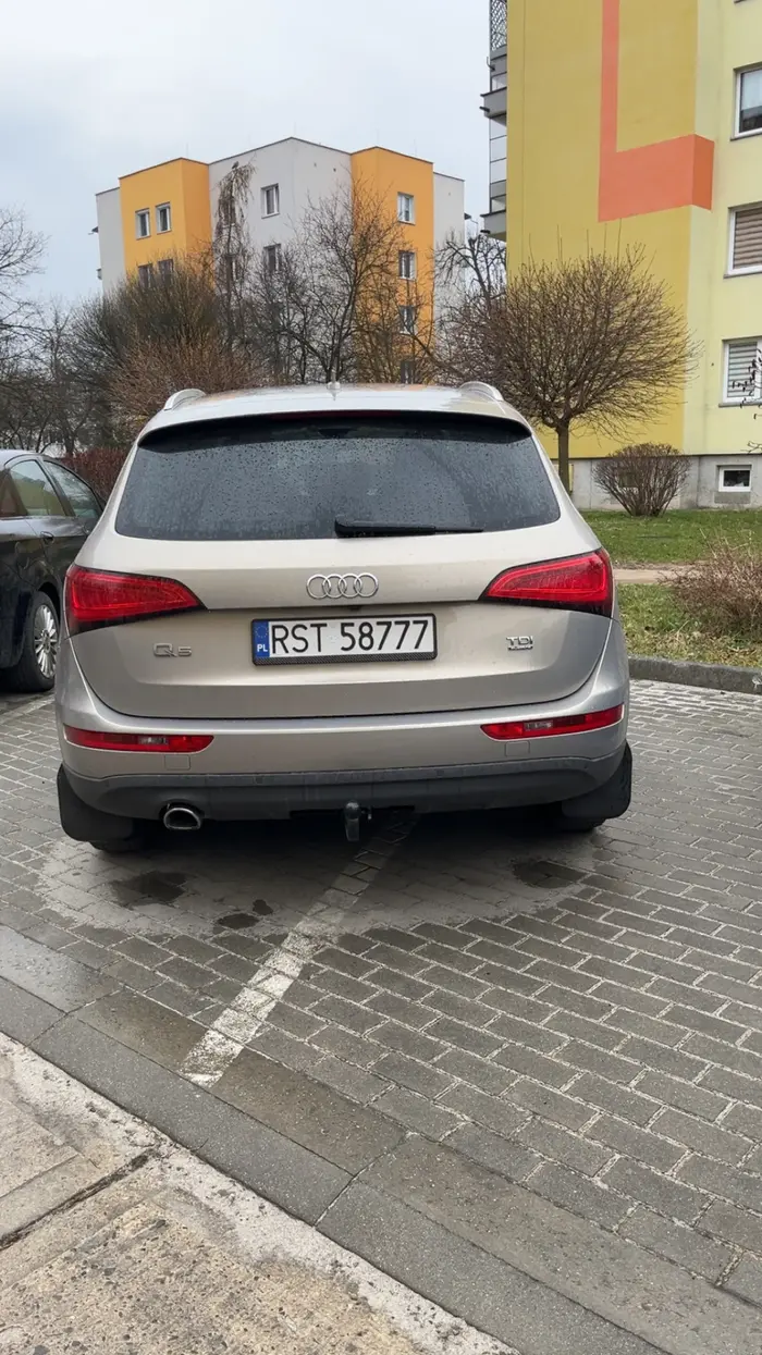 Drogi Panie/ Pani ja rozumiem brak czasu na parkowanie ale tu ewidentnie ukazuje się wygranie prawo jazdy w chipsach??