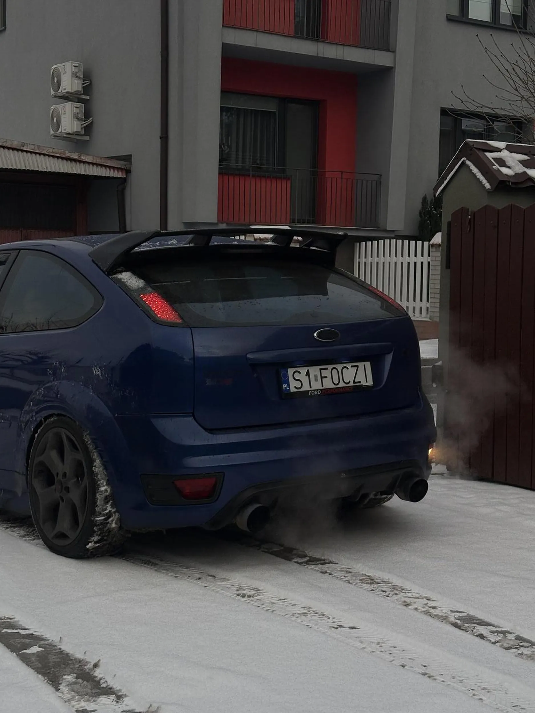 Sztywny gosc dobre auto