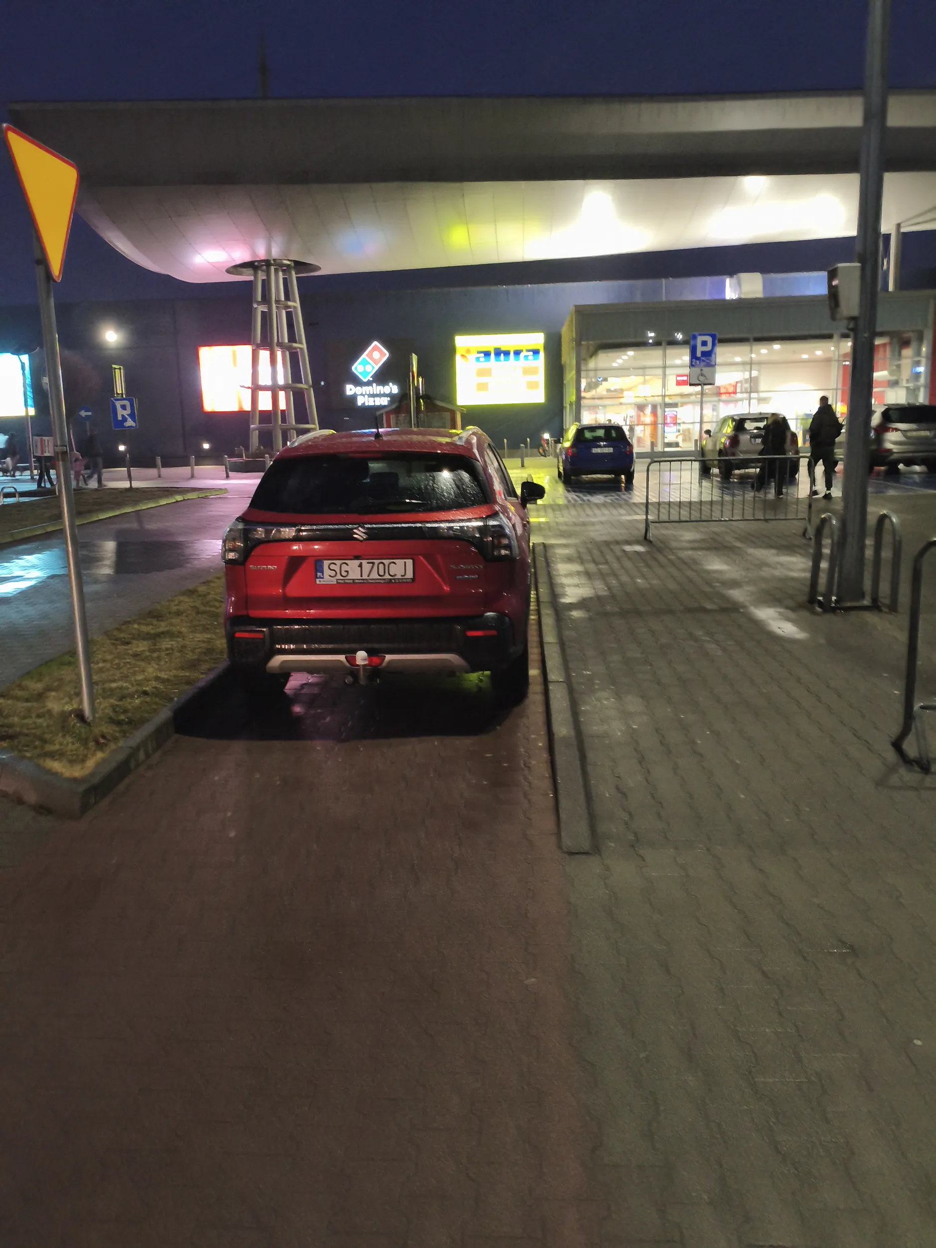 Gliwice, c.h. arena parkowanie na przejściu. Serio?