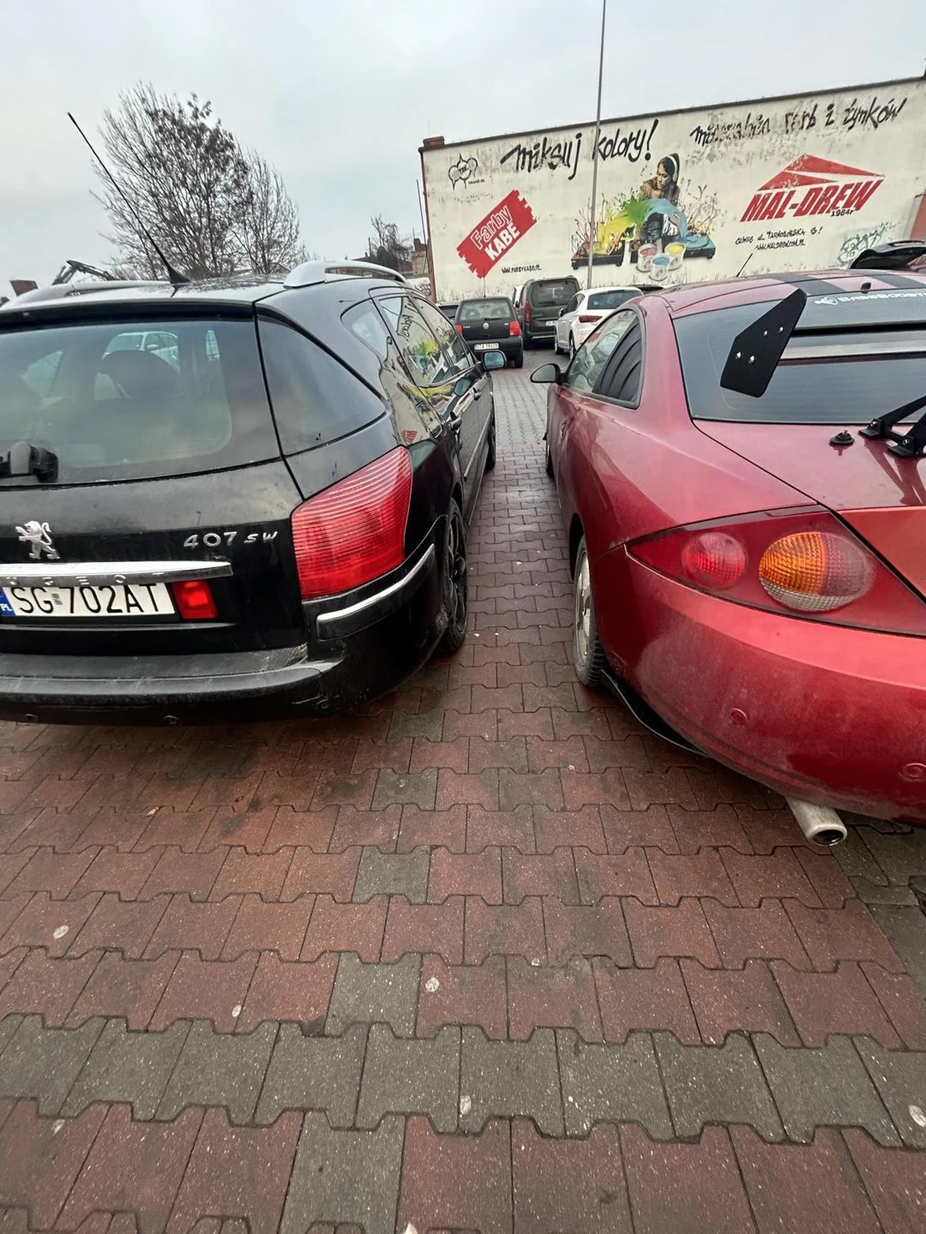 Parkuje na dwóch miejscach