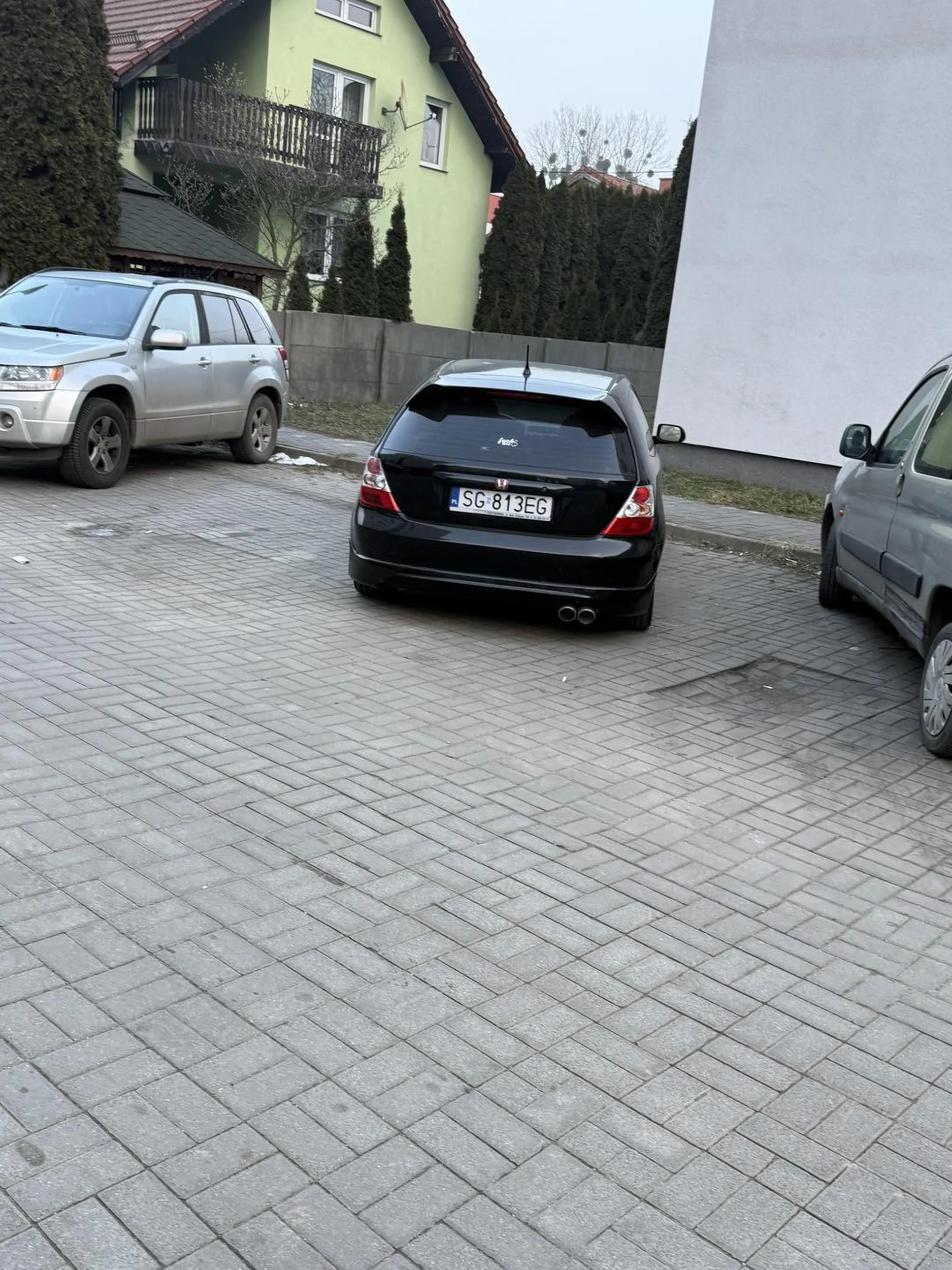 Naucz się parkować!!!! Ewidentnie cos poszlo nie tak na twoim kursie