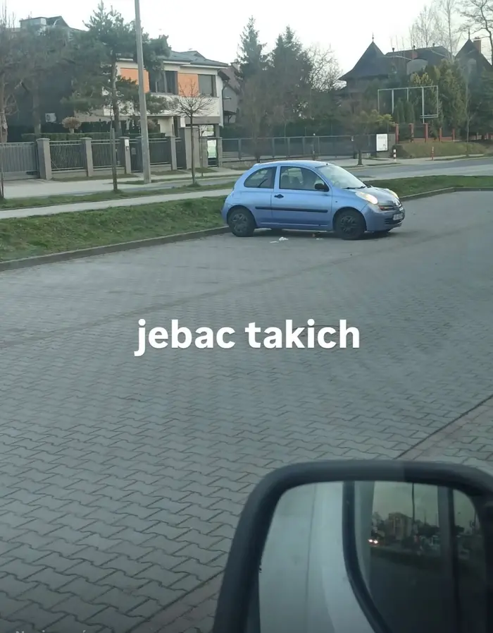 Prosze bardzo jak ten mlody czlowiek posprzatal samochod a wokol samochodu juz nie umial posprzatac.Zostawil i pojechal