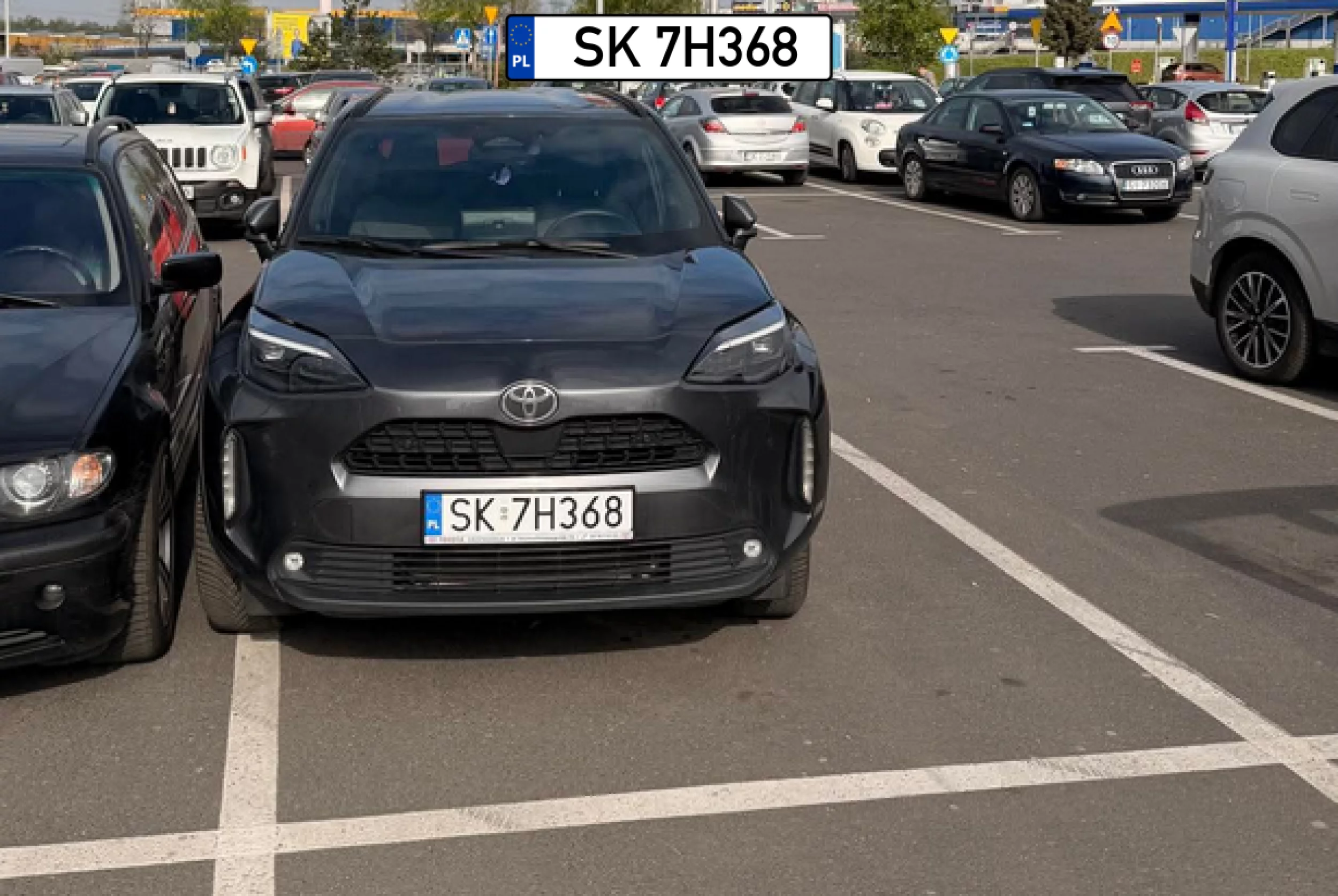 Co za imbecyl w tej tojocie. Kto nią jeździ chciałbym wiedzieć.