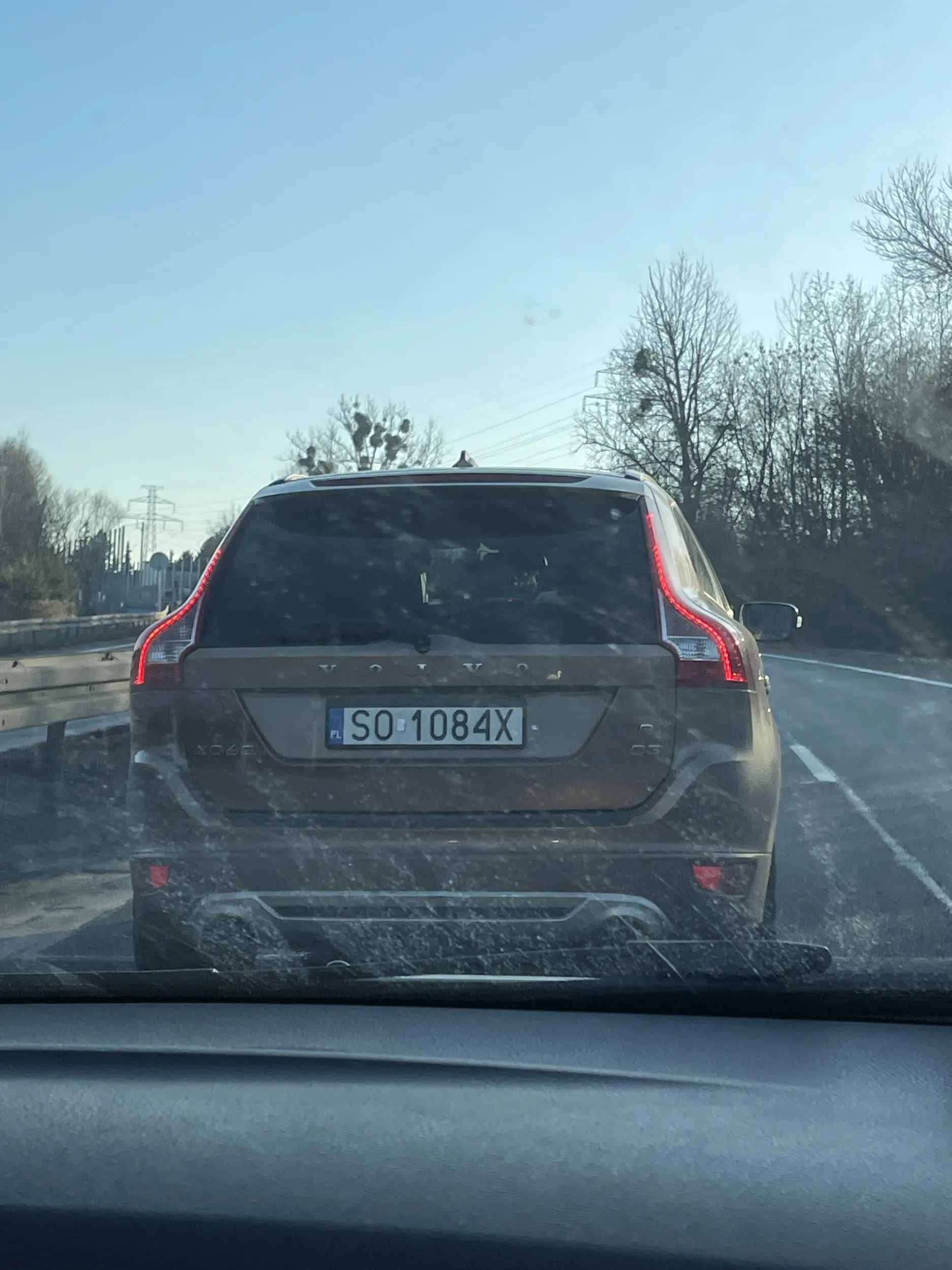 Ciulsko z Sosnowca nie wie nawet że istnieje coś takiego ja ustąp. Uwaga jedyny w mieście neanderatlczyk z ptasim móżdżkiem. Warto podziwiać to wynaturzenie przyrody