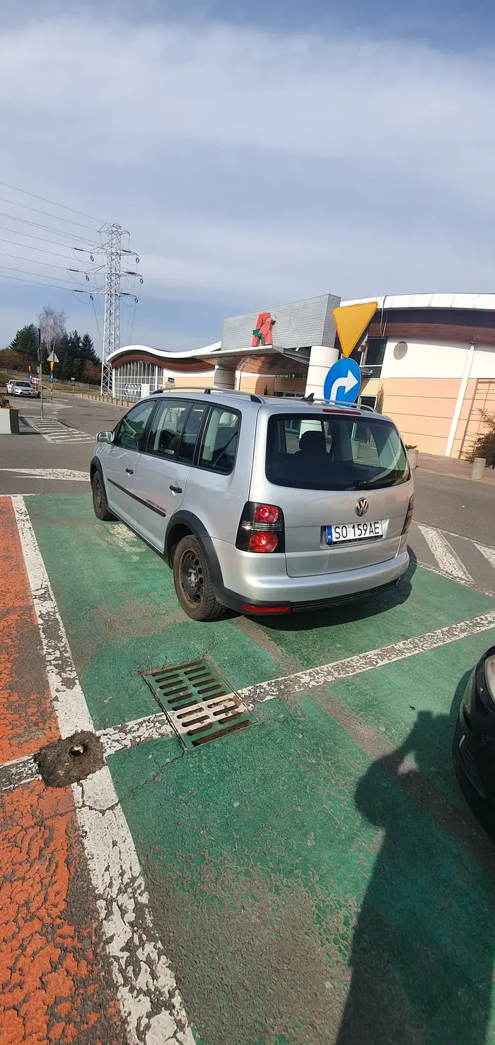 Bycie grubym i starym nie upoważnia do stawania na miejscu dla rodziców z małymi dziećmi  puste łby