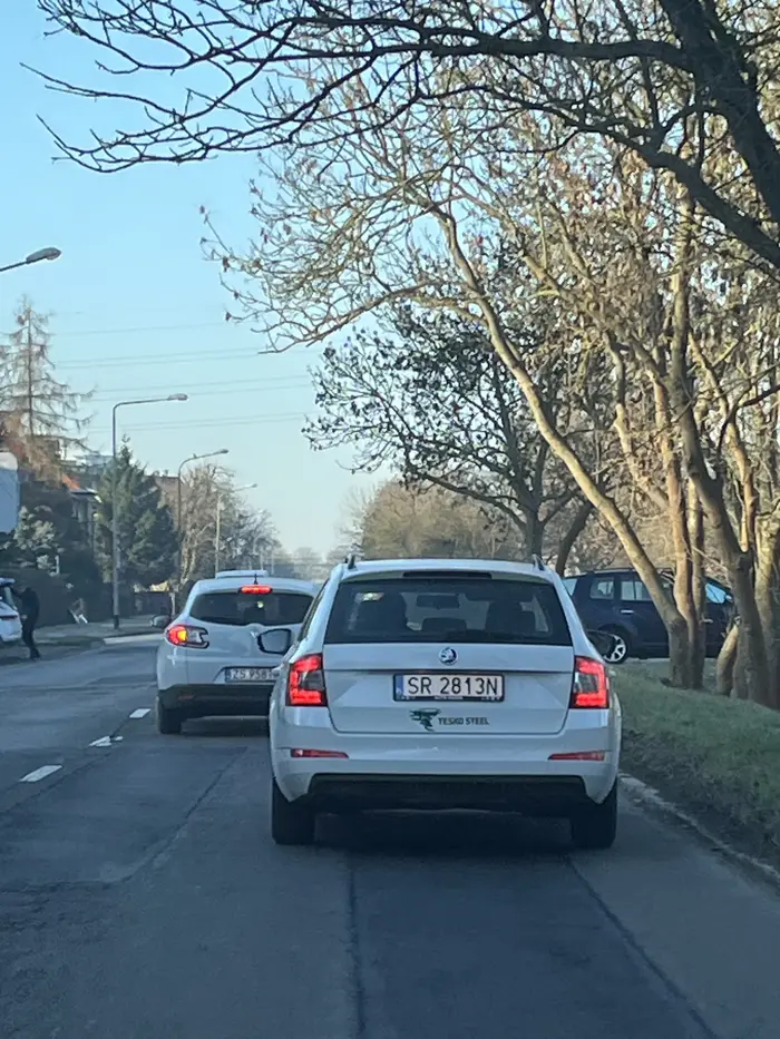 radzilbym uwazac na tego kierowce, jedzie jak ciota, wymusza pierwszenstwo, probuje wyprzedzic na srodkowym pasie itp. szczecin i okolice!!