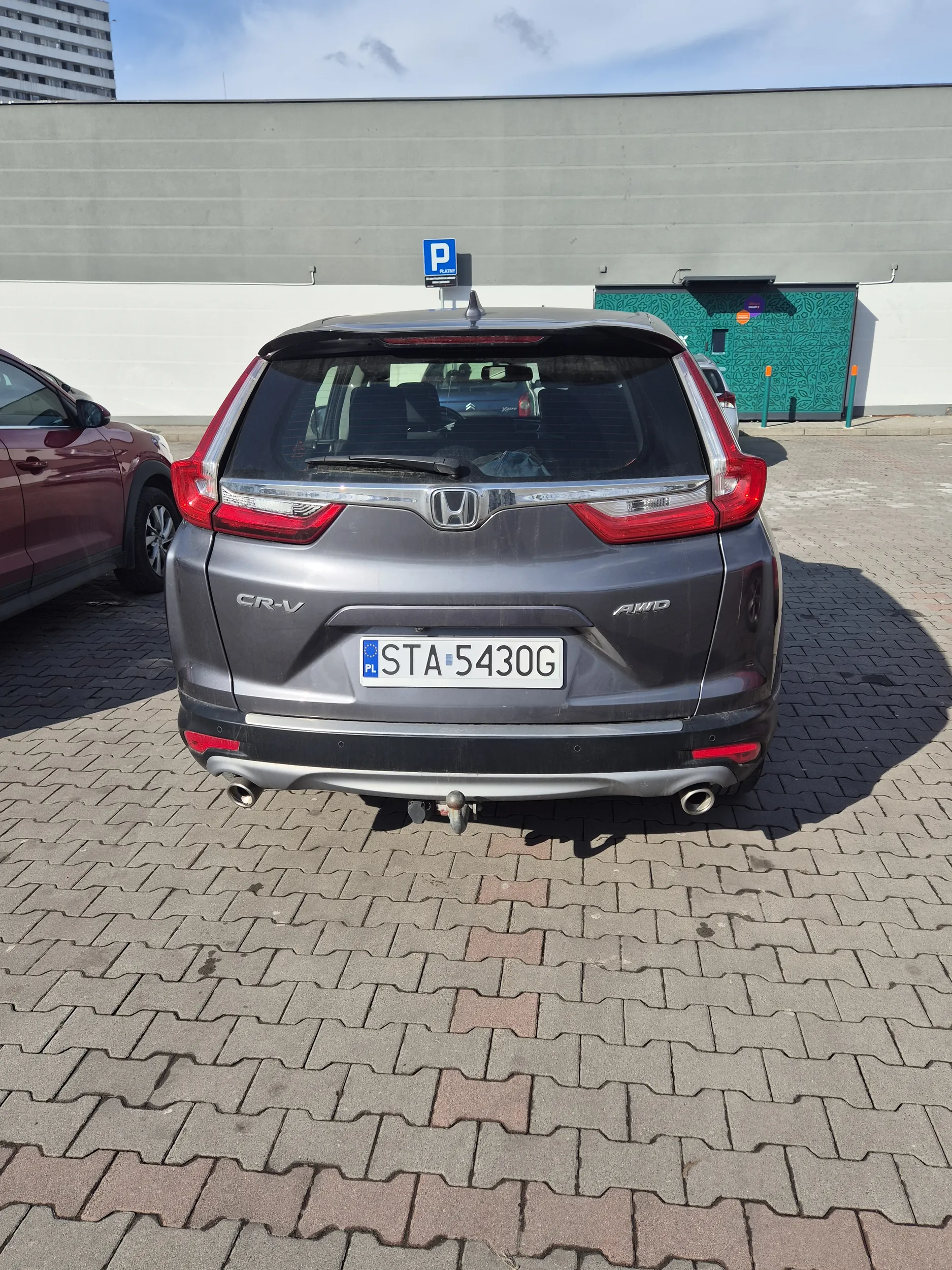 Naucz się parkować tym grzmotem albo nie wyjeżdżaj ze swojej wsi inwalido. Prawko w chipsach znalałeś.