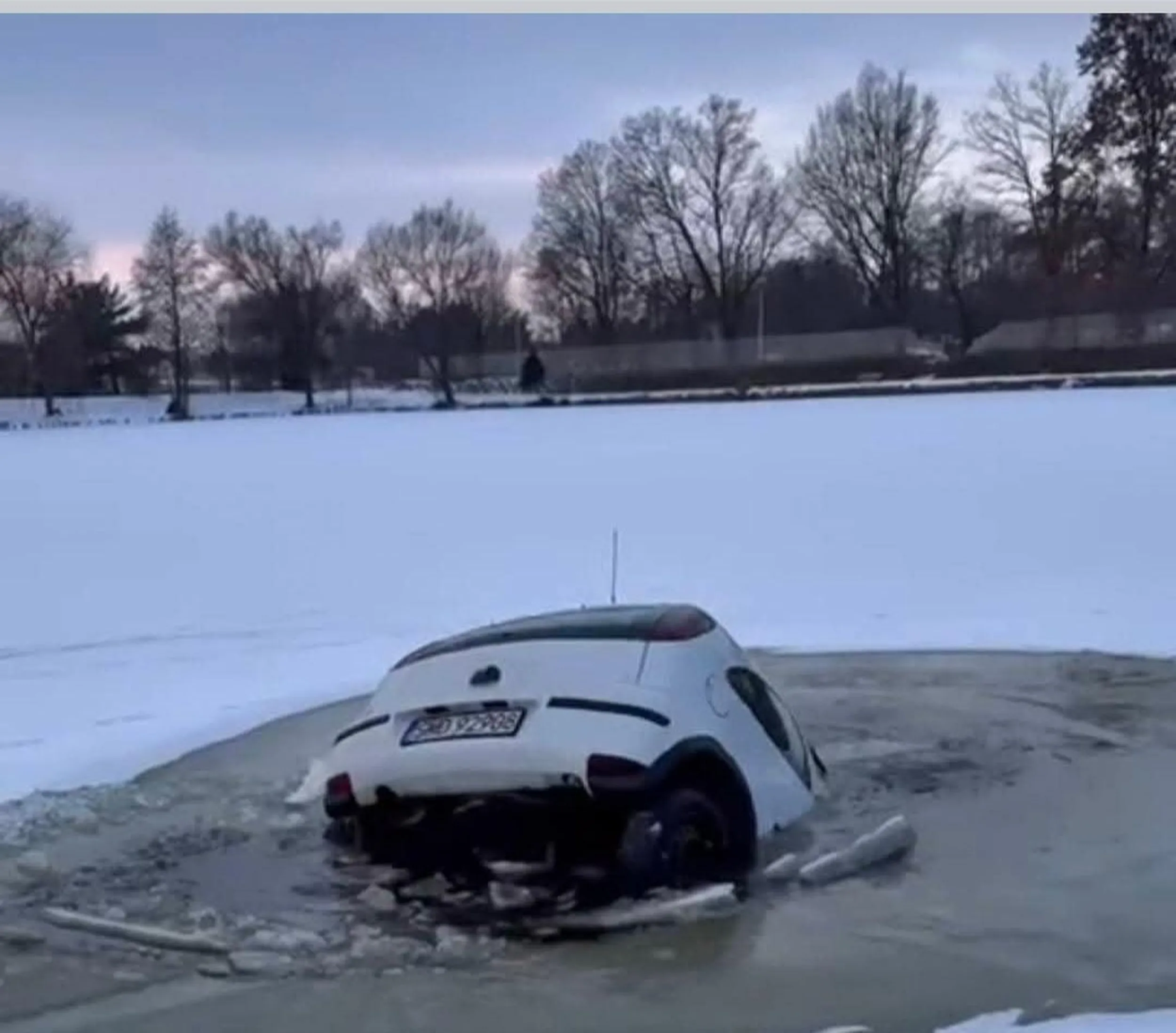 Pojeb z Wodzislawia. Mam nadzieje że każą ci wyciagac tego wraka na wlasny koszt