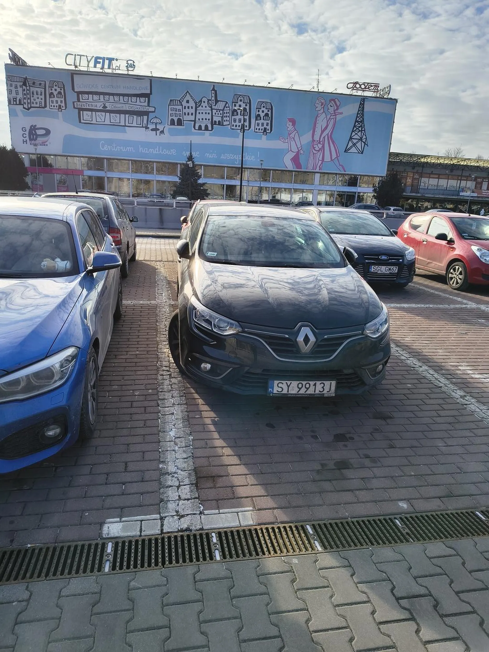 Proponuję okulistę i/lub kurs doszkalający jazdę