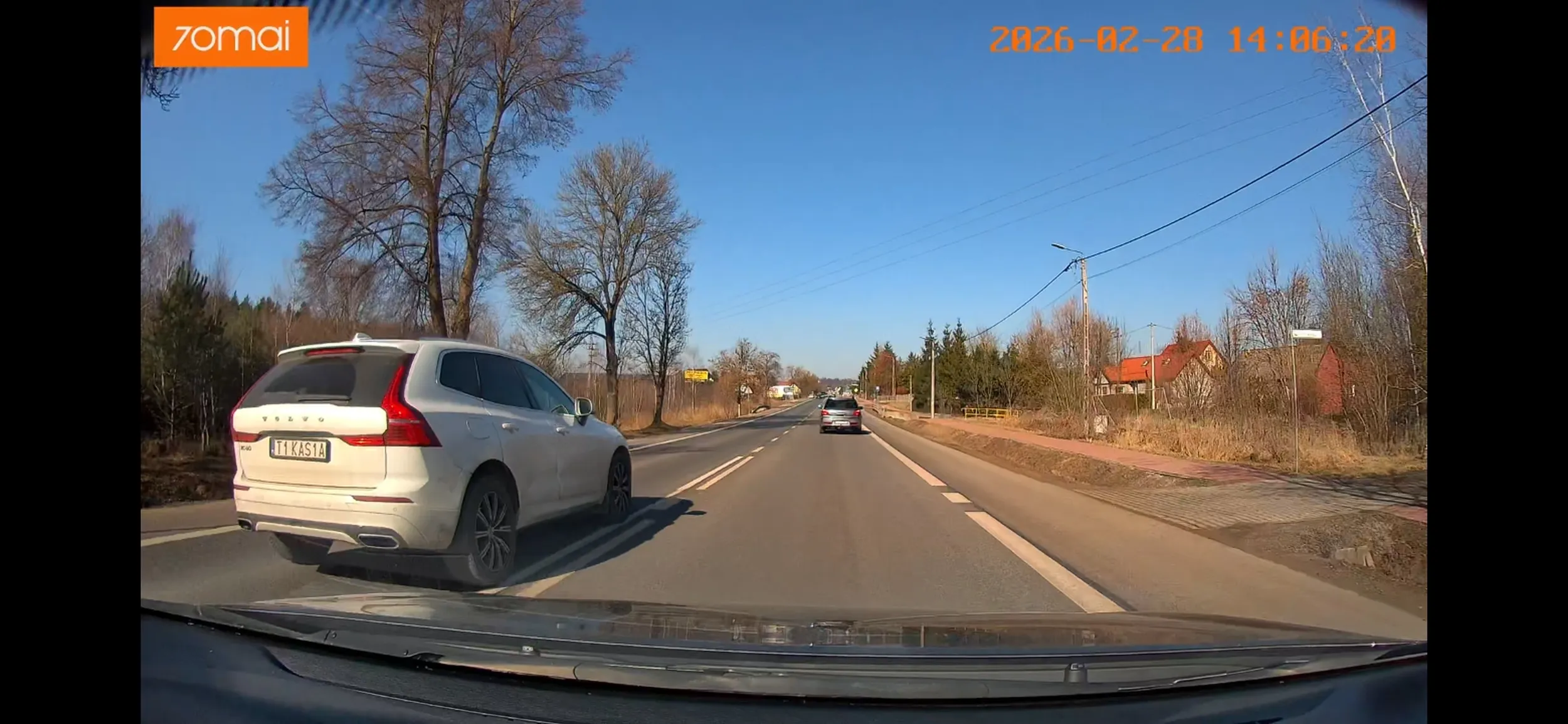 Takiego buractwa dawno nie widziałem: bezczelnie pdjeżdza pod zderzak i wyprzedza na przejściu dla pieszych, do zgloszenia na policję!